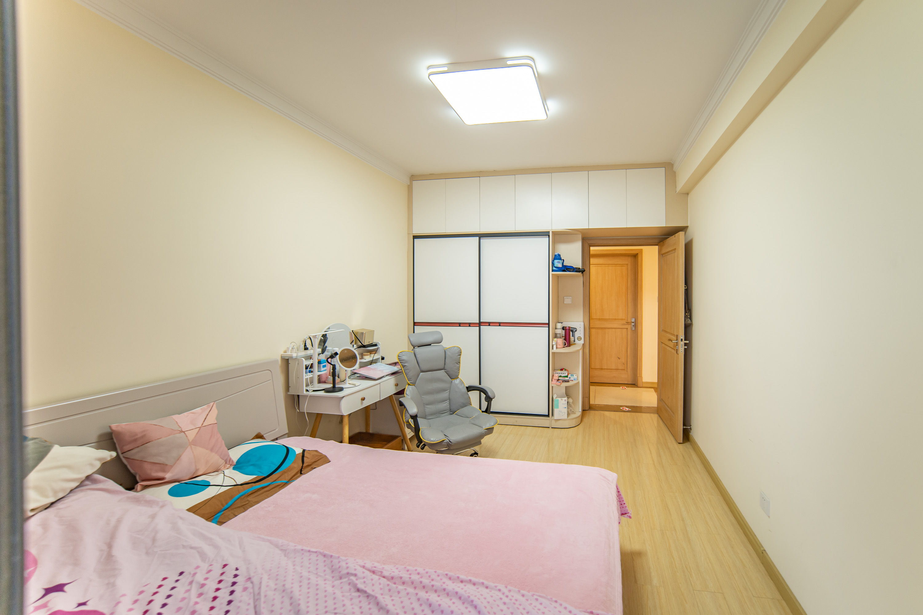 兰亭湾畔 4室2厅2卫 150.0万 兰亭湾畔 4室2厅2卫 150.0万卧室