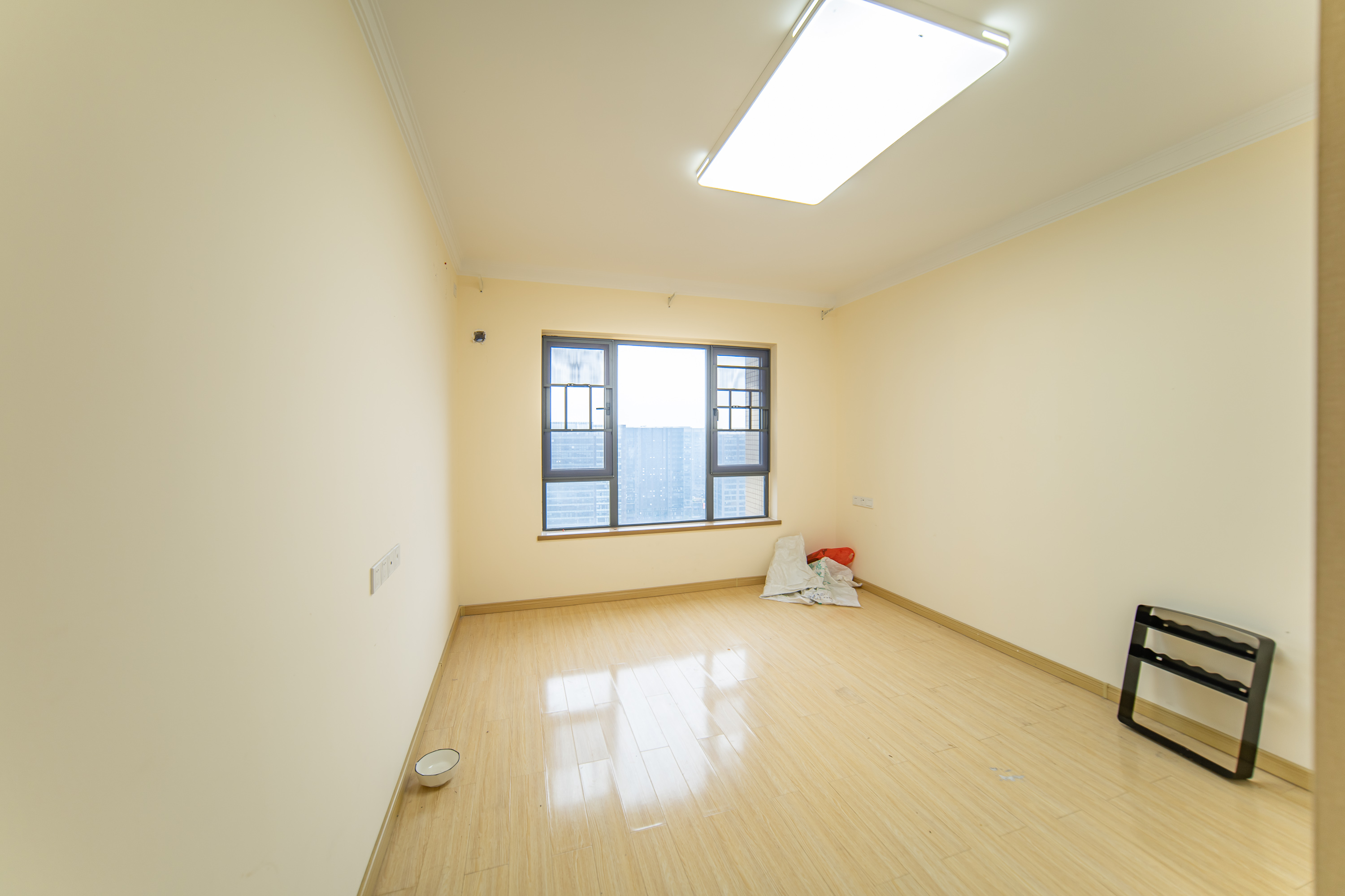 兰亭湾畔 4室2厅2卫 150.0万 兰亭湾畔 4室2厅2卫 150.0万卧室