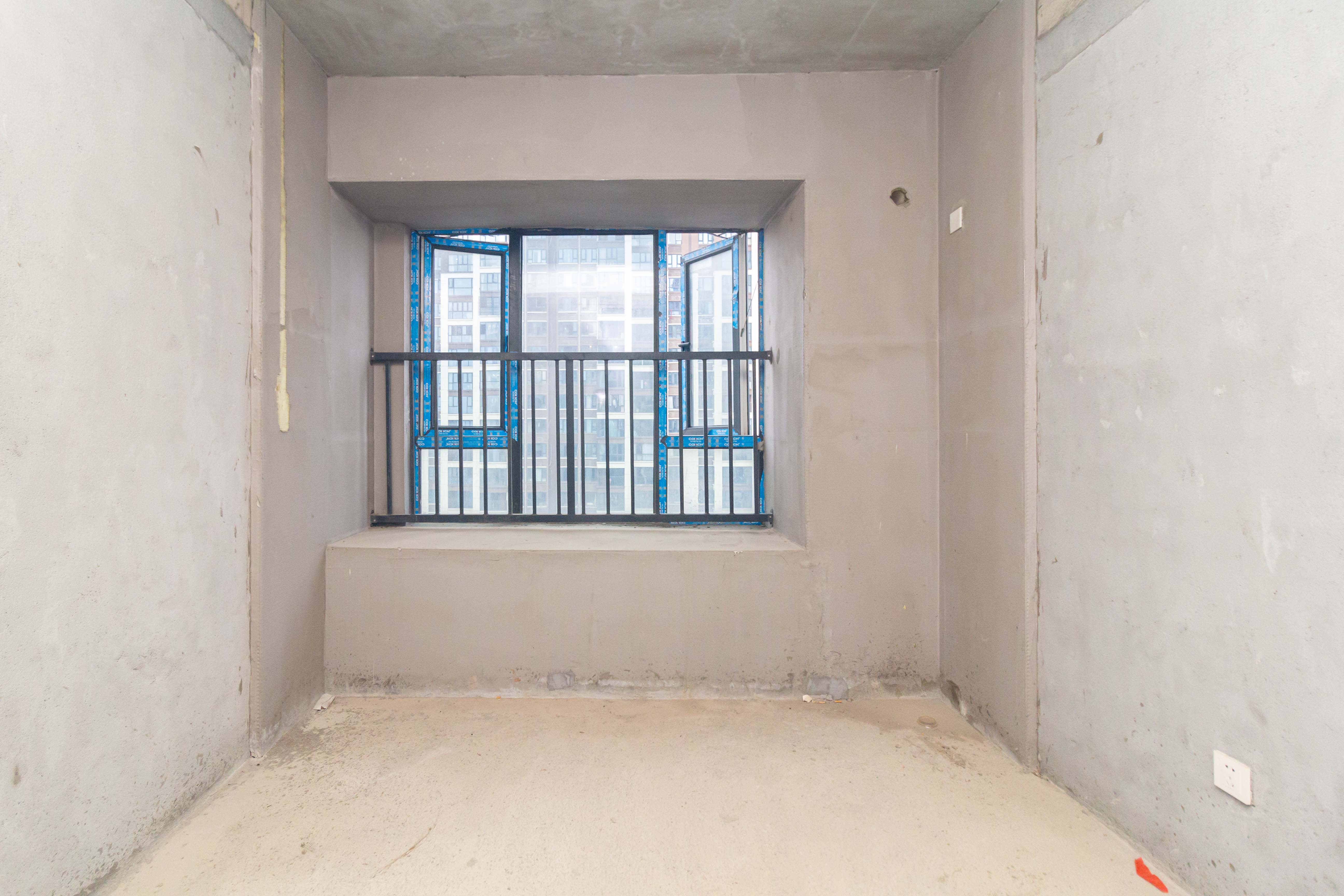 华远海蓝郡  3室2厅2卫    66.0万 华远海蓝郡  3室2厅2卫    66.0万卧室