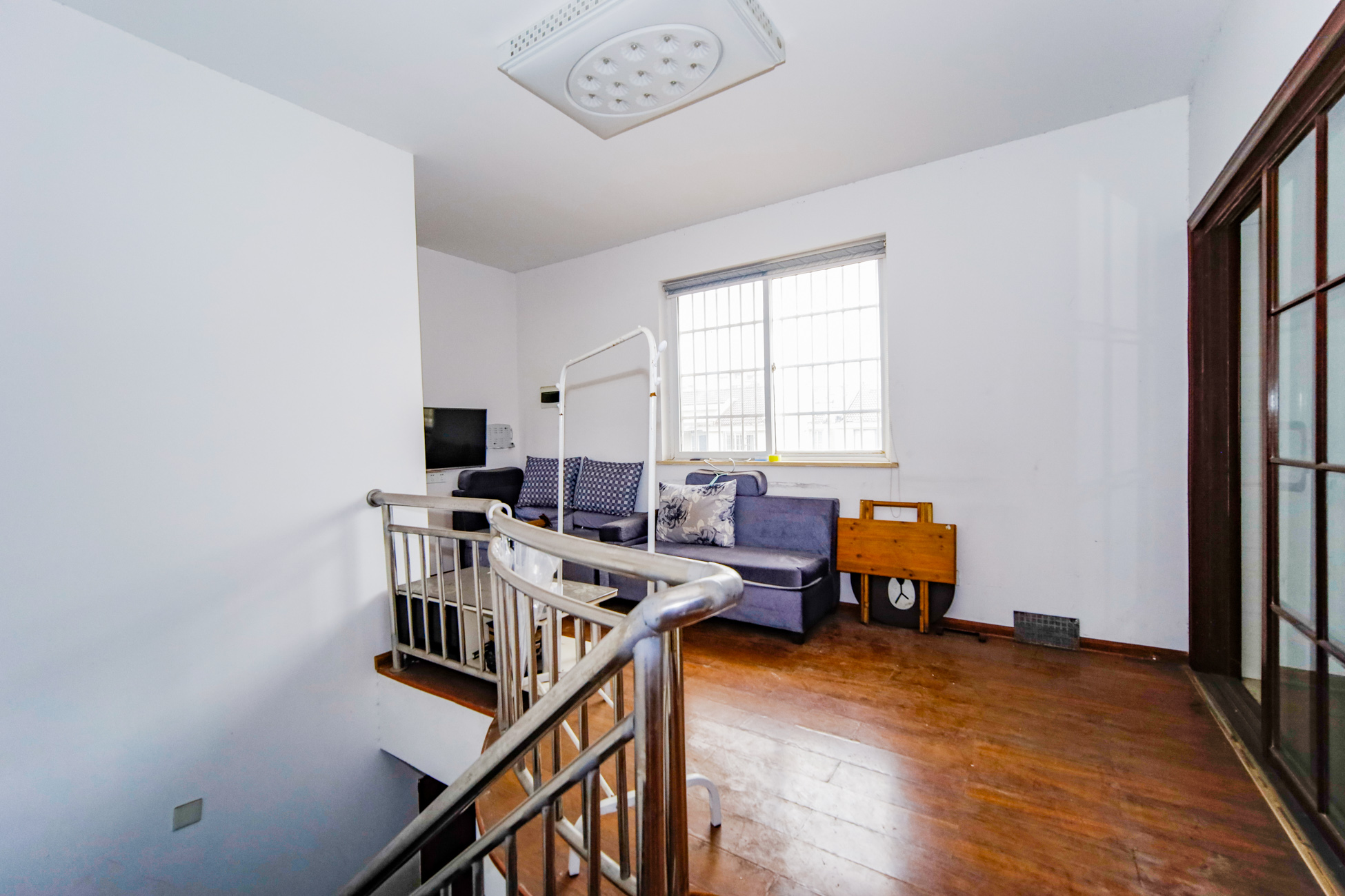 德馨园 5室2厅1卫 61.8万 德馨园 5室2厅1卫 61.8万客厅