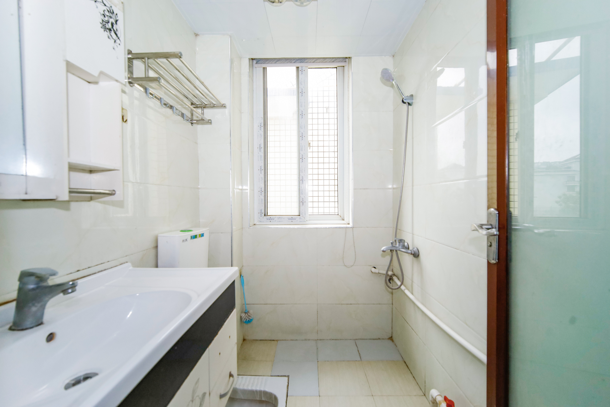 德馨园 5室2厅1卫 61.8万 德馨园 5室2厅1卫 61.8万卫生间