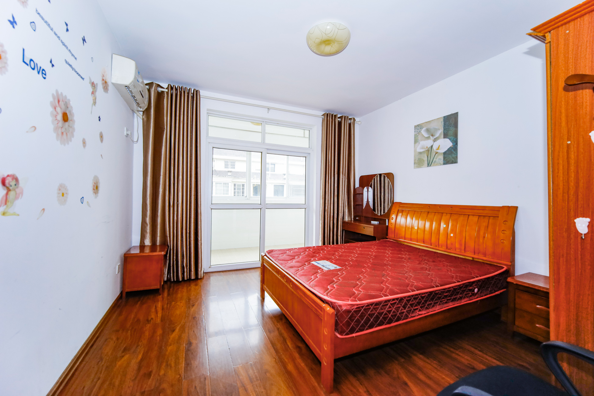 德馨园 5室2厅1卫 61.8万 德馨园 5室2厅1卫 61.8万卧室