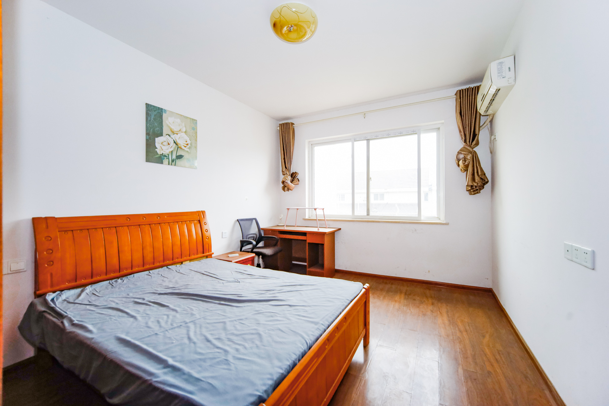 德馨园 5室2厅1卫 61.8万 德馨园 5室2厅1卫 61.8万卧室