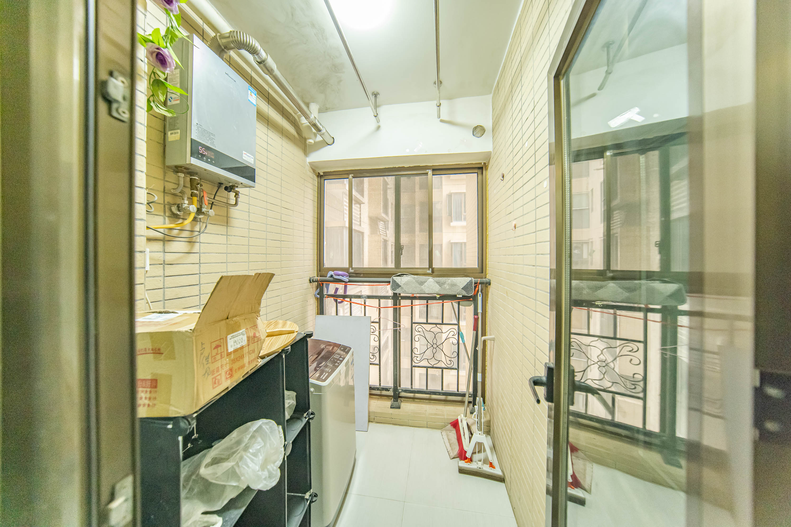 江山帝景哈佛  3室2厅1卫    95.99万阳台