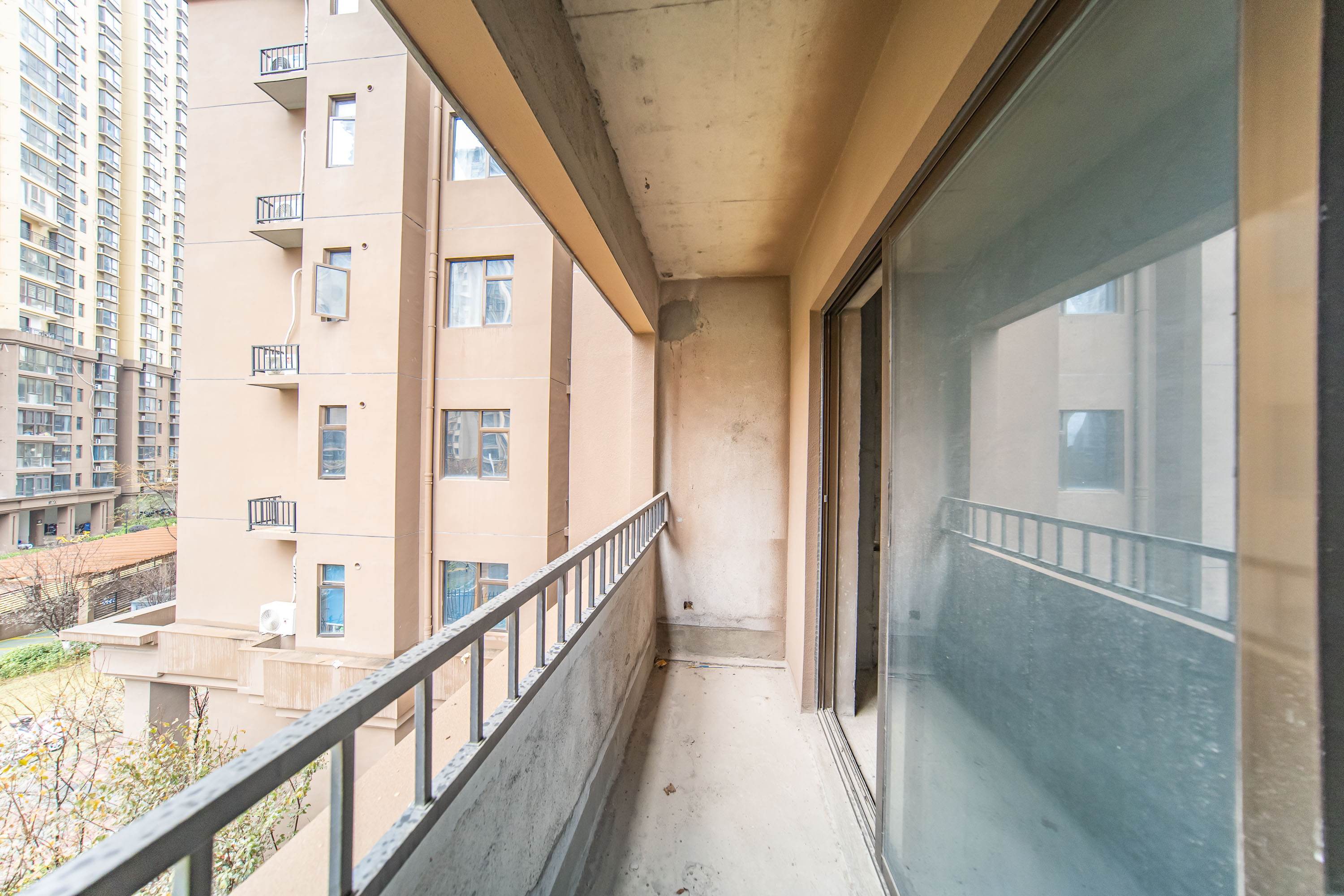 江山帝景哈佛 3室2厅2卫 100.0万 江山帝景哈佛 3室2厅2卫 100.0万阳台