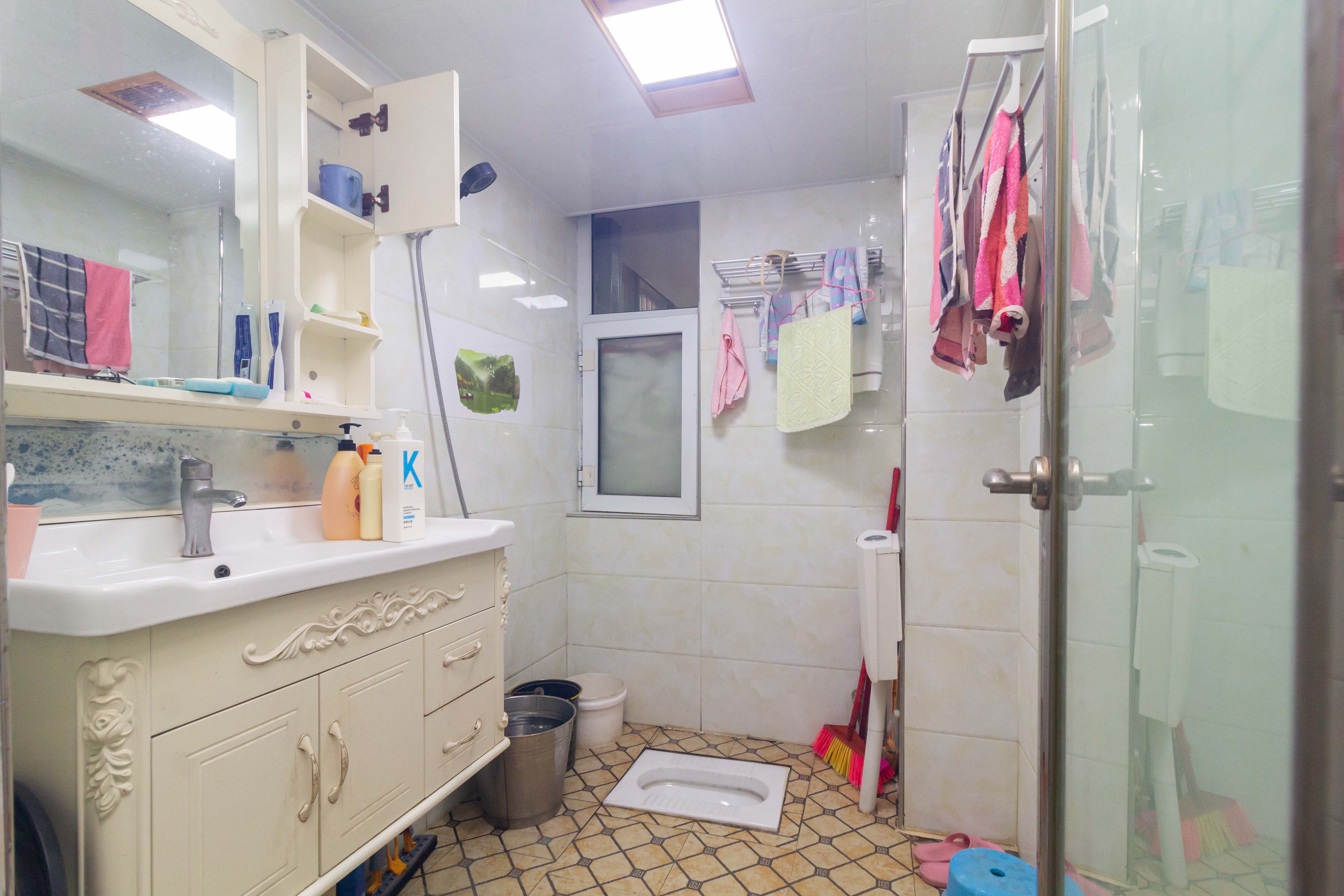 紫云阁 2室2厅1卫 42.8万 紫云阁 2室2厅1卫 42.8万卫生间