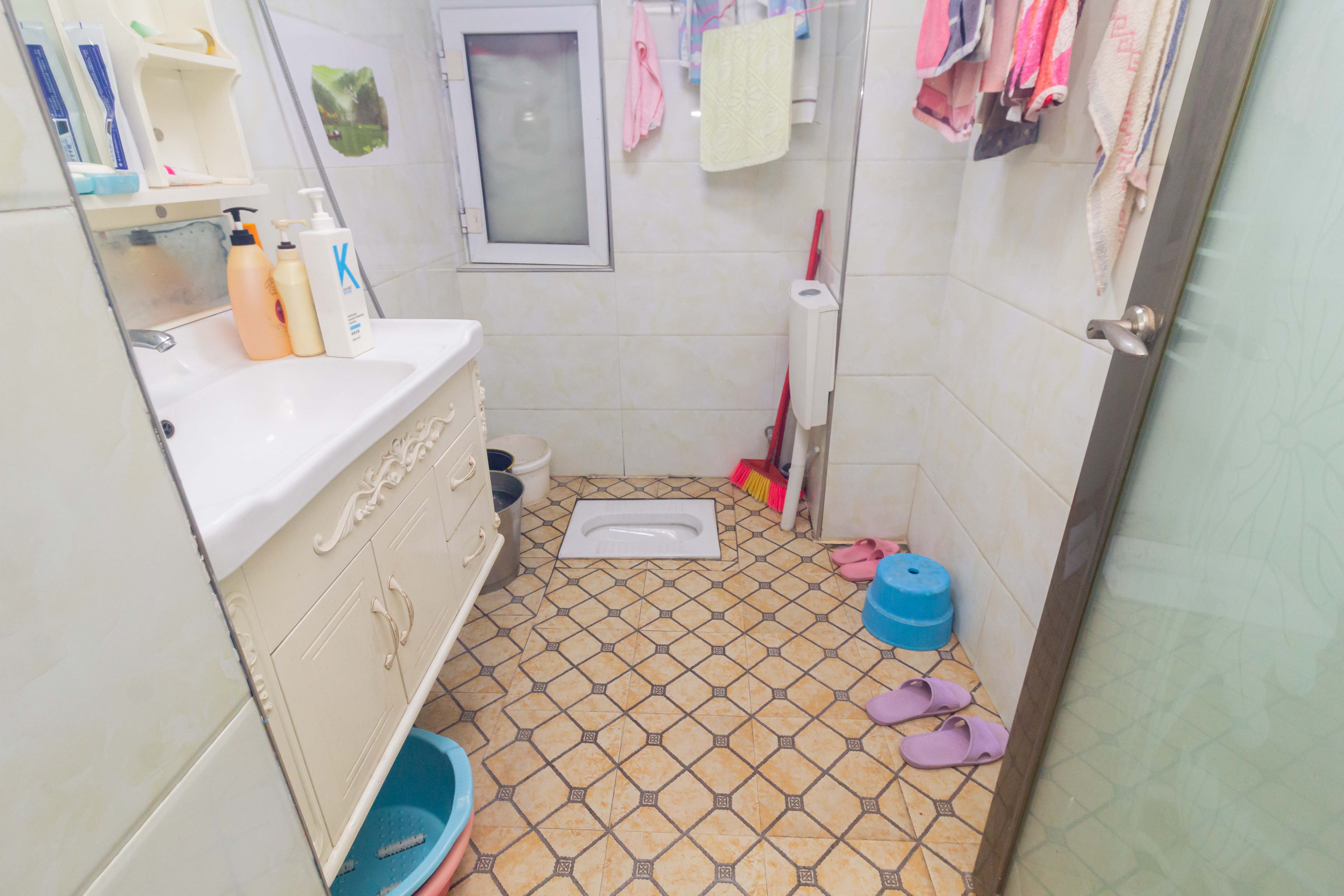 紫云阁 2室2厅1卫 42.8万 紫云阁 2室2厅1卫 42.8万卫生间