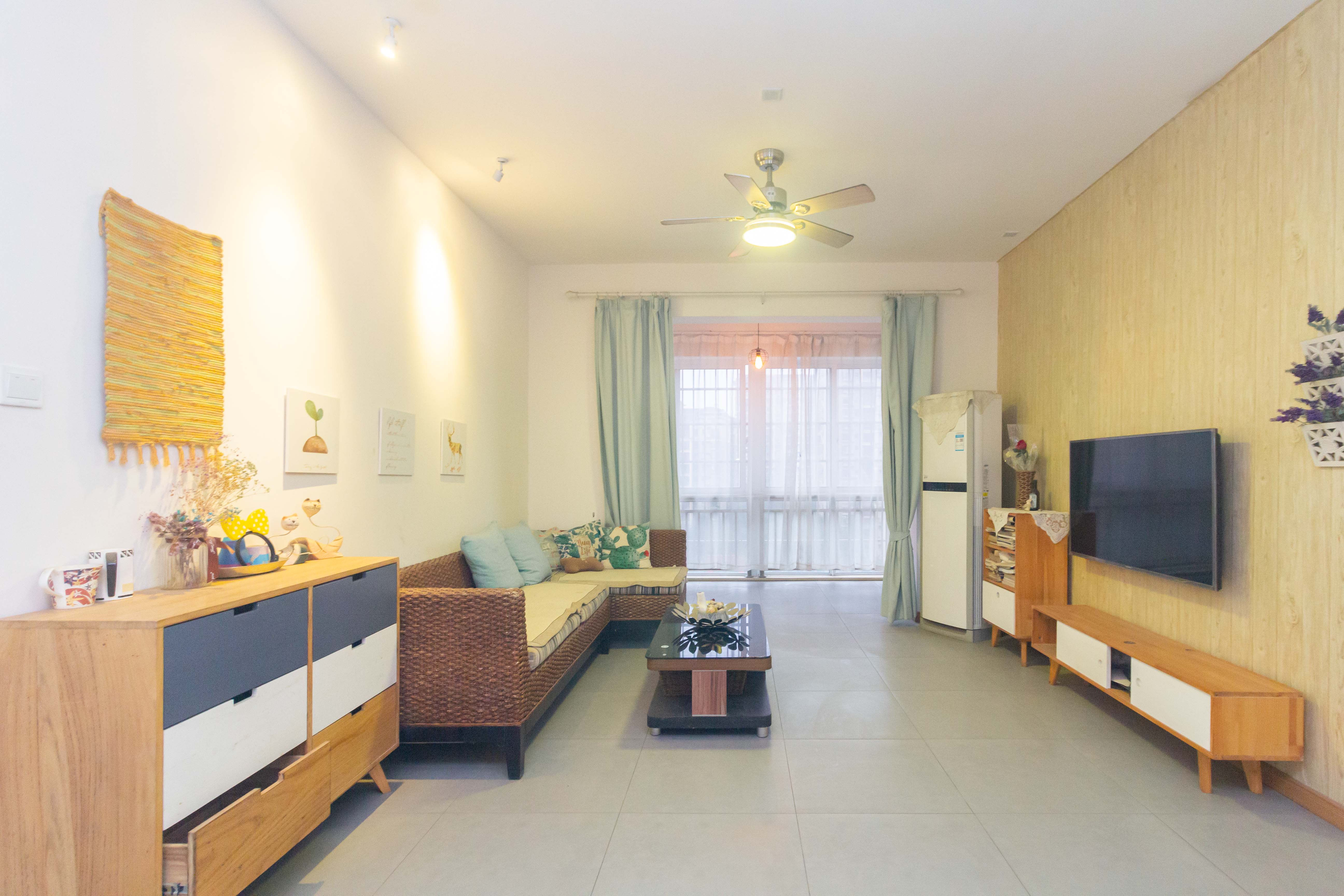 爵士湘 3室2厅1卫 56.8万 爵士湘 3室2厅1卫 56.8万客厅