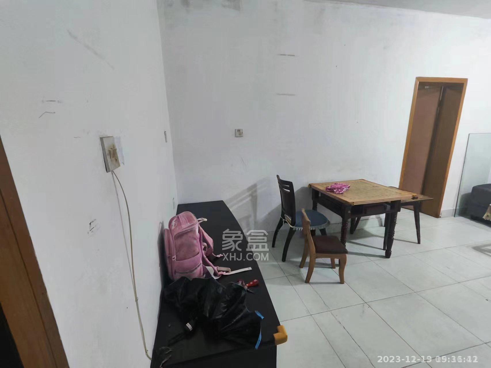 长铁生活区 2室2厅1卫 1200.00元/月 长铁生活区 2室2厅1卫 1200.00元/月室内图