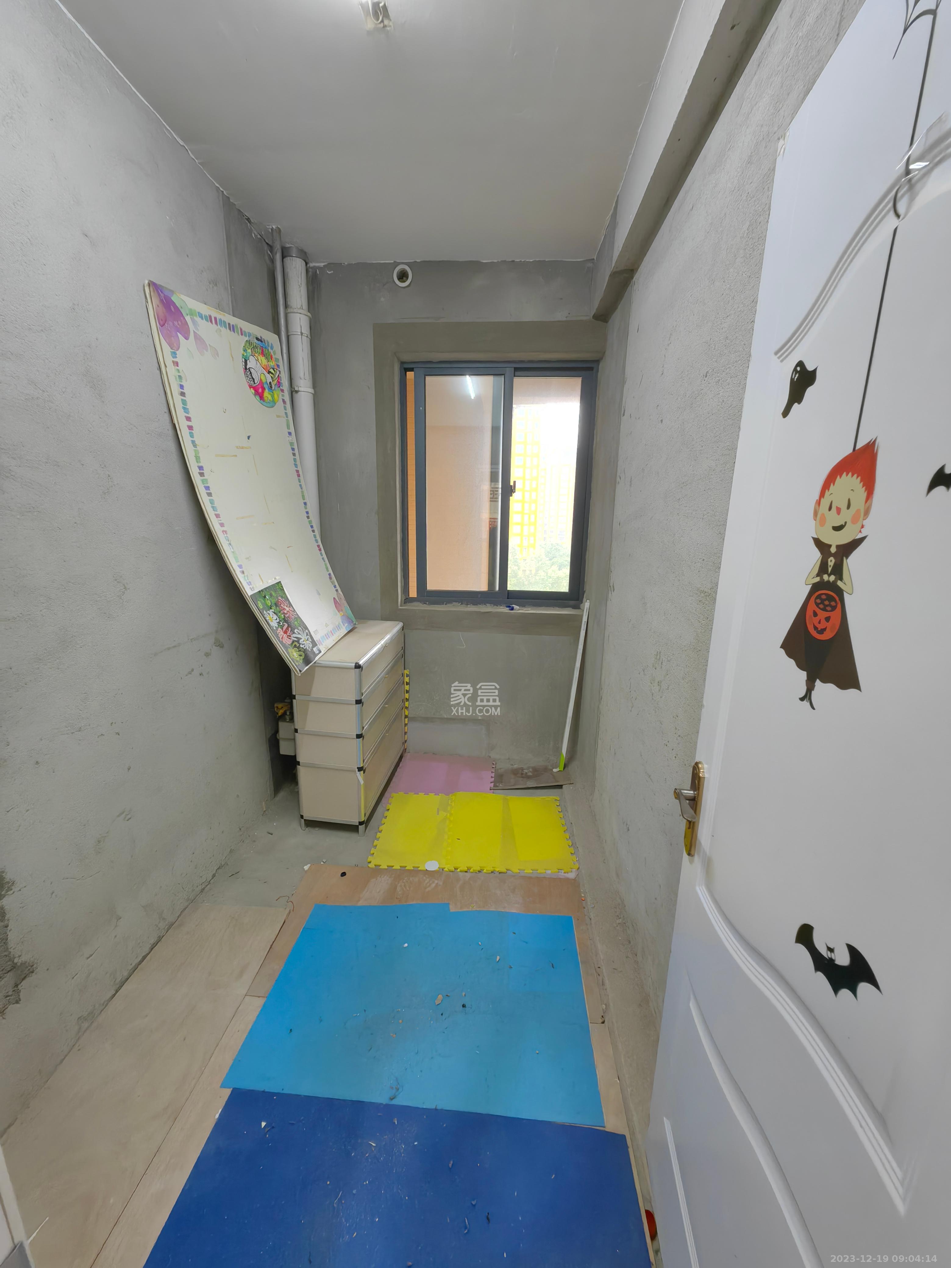 中建芙蓉嘉苑  4室2厅1卫   3000.00元/月室内图