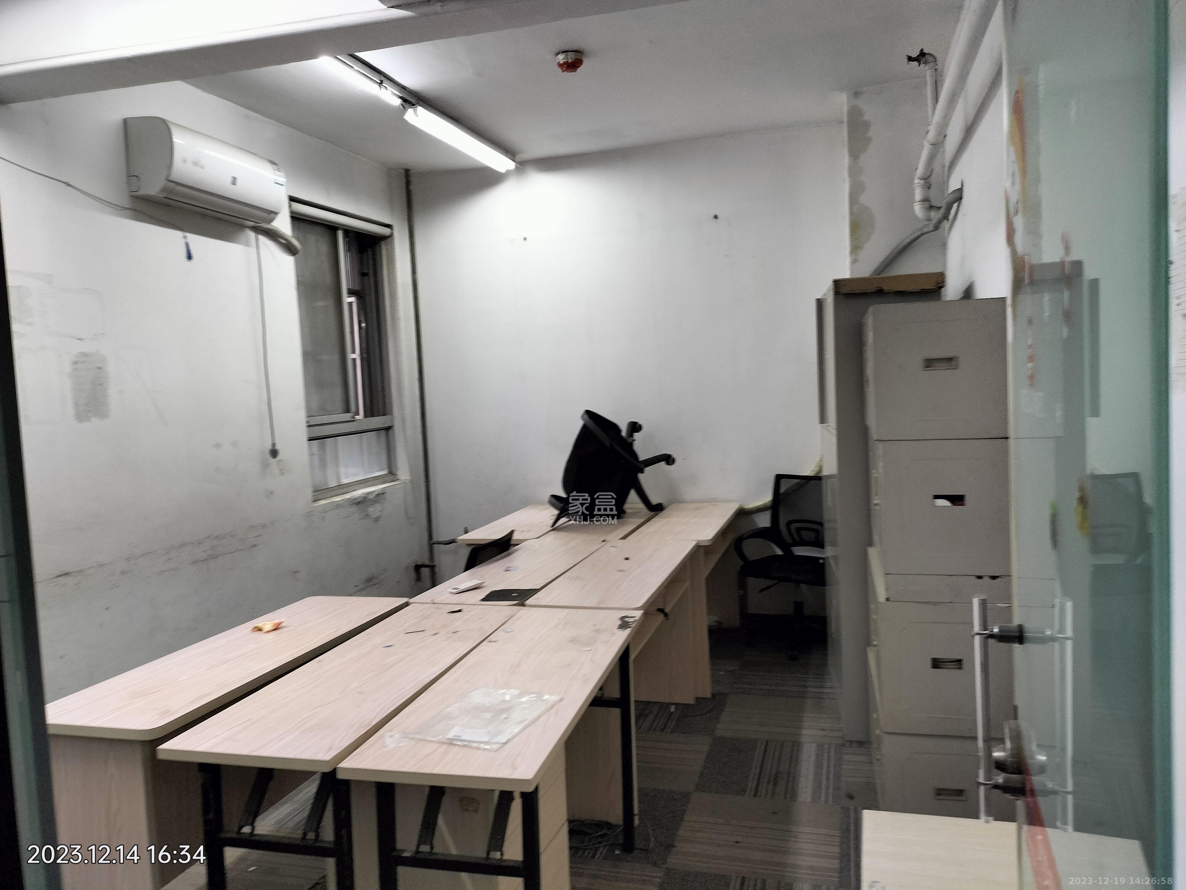 新世界百货（湖南供销大厦）  1室4厅2卫   8500.00元/月室内图