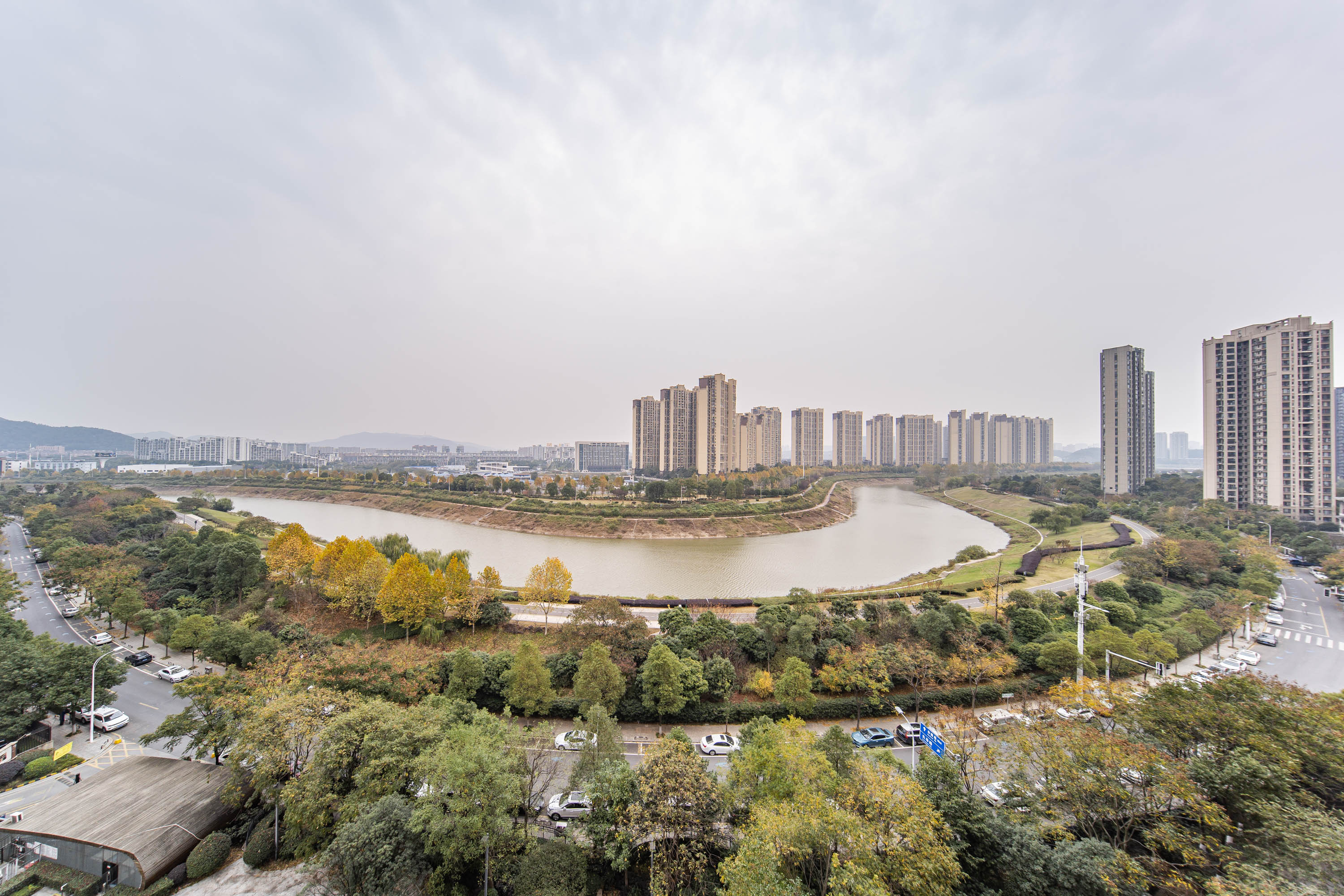万科白鹭郡  4室2厅1卫   221.80万其他