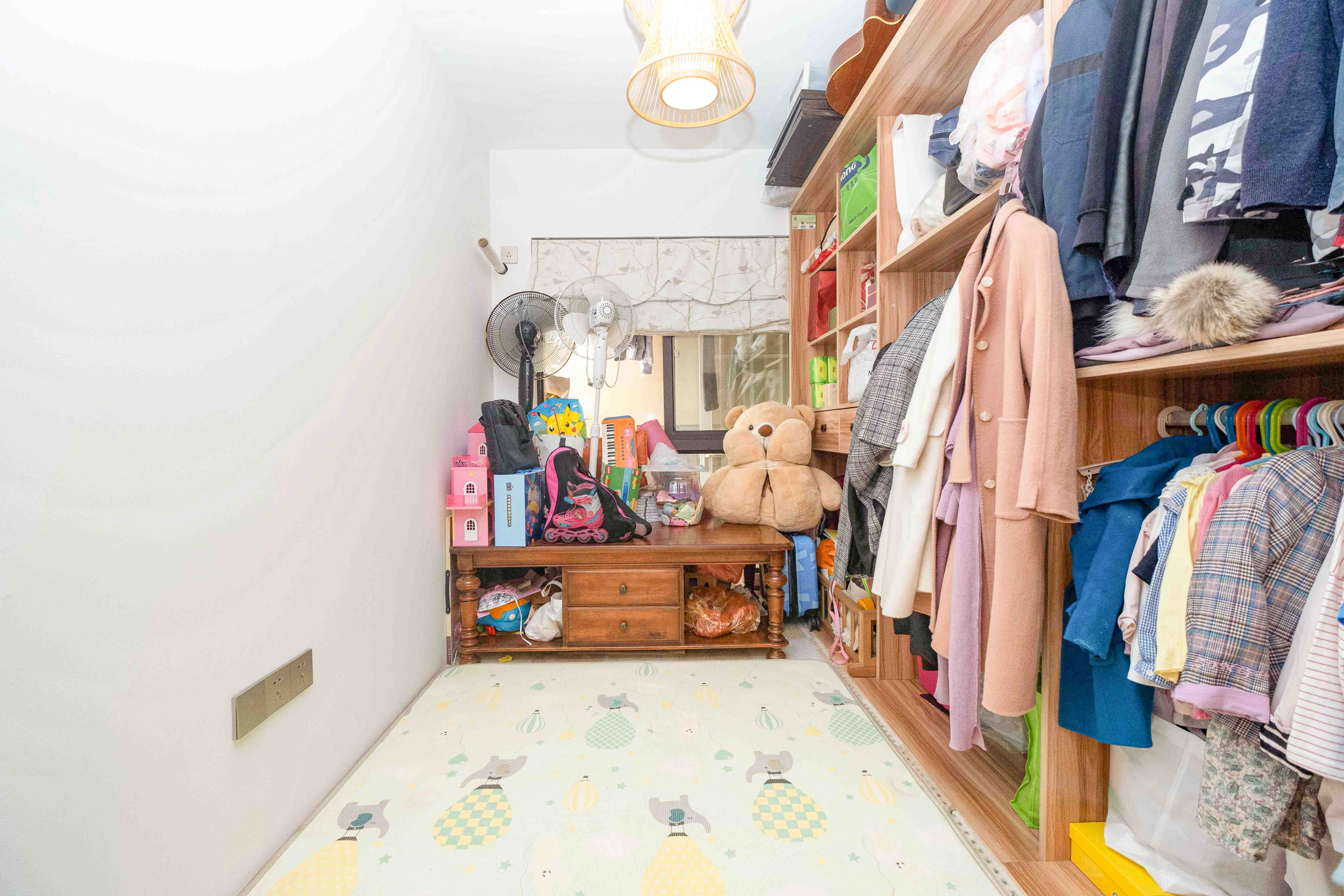 卓越蔚蓝城邦  3室2厅1卫   82.00万卧室
