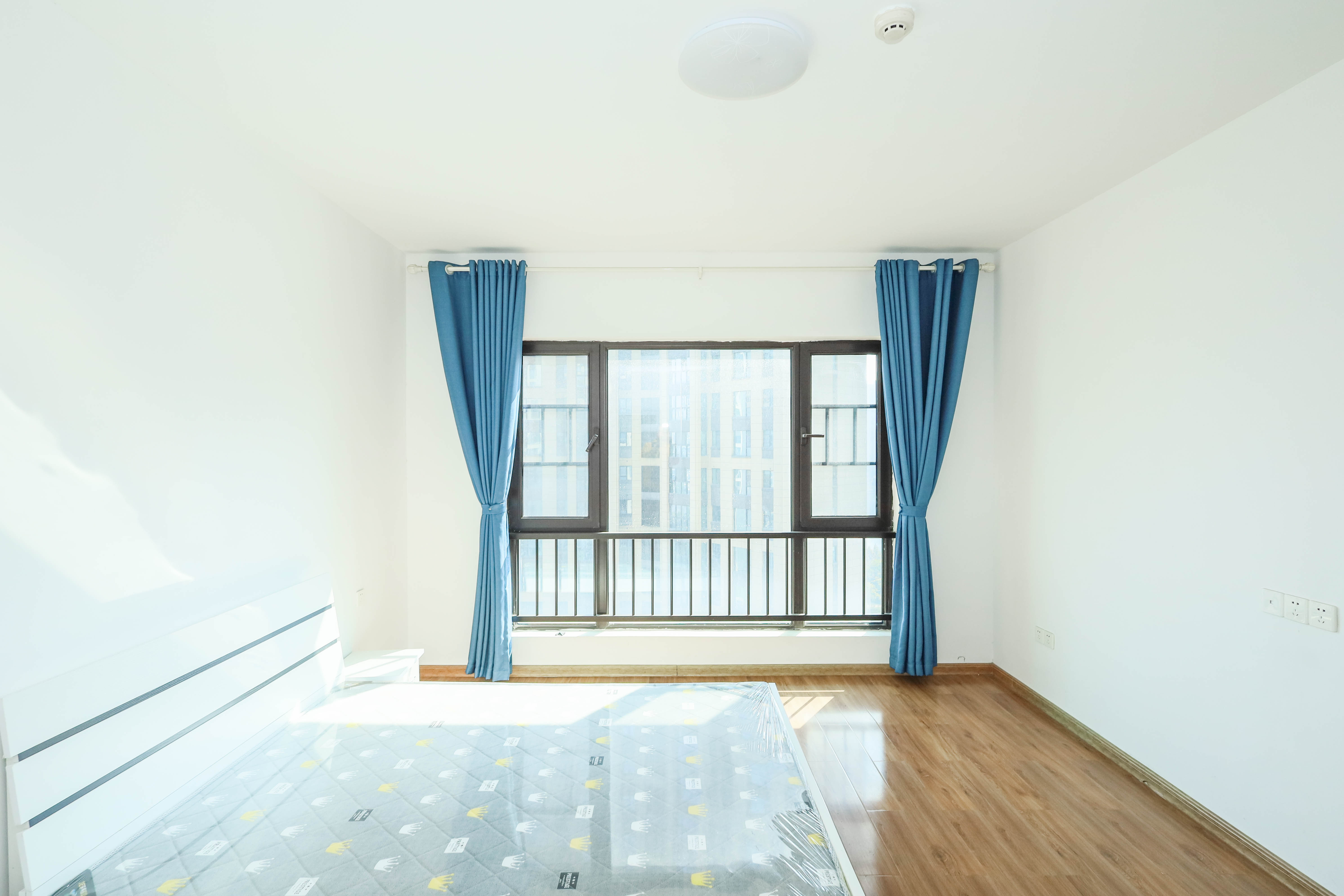晟通牡丹舸  3室2厅2卫   303.00万卧室