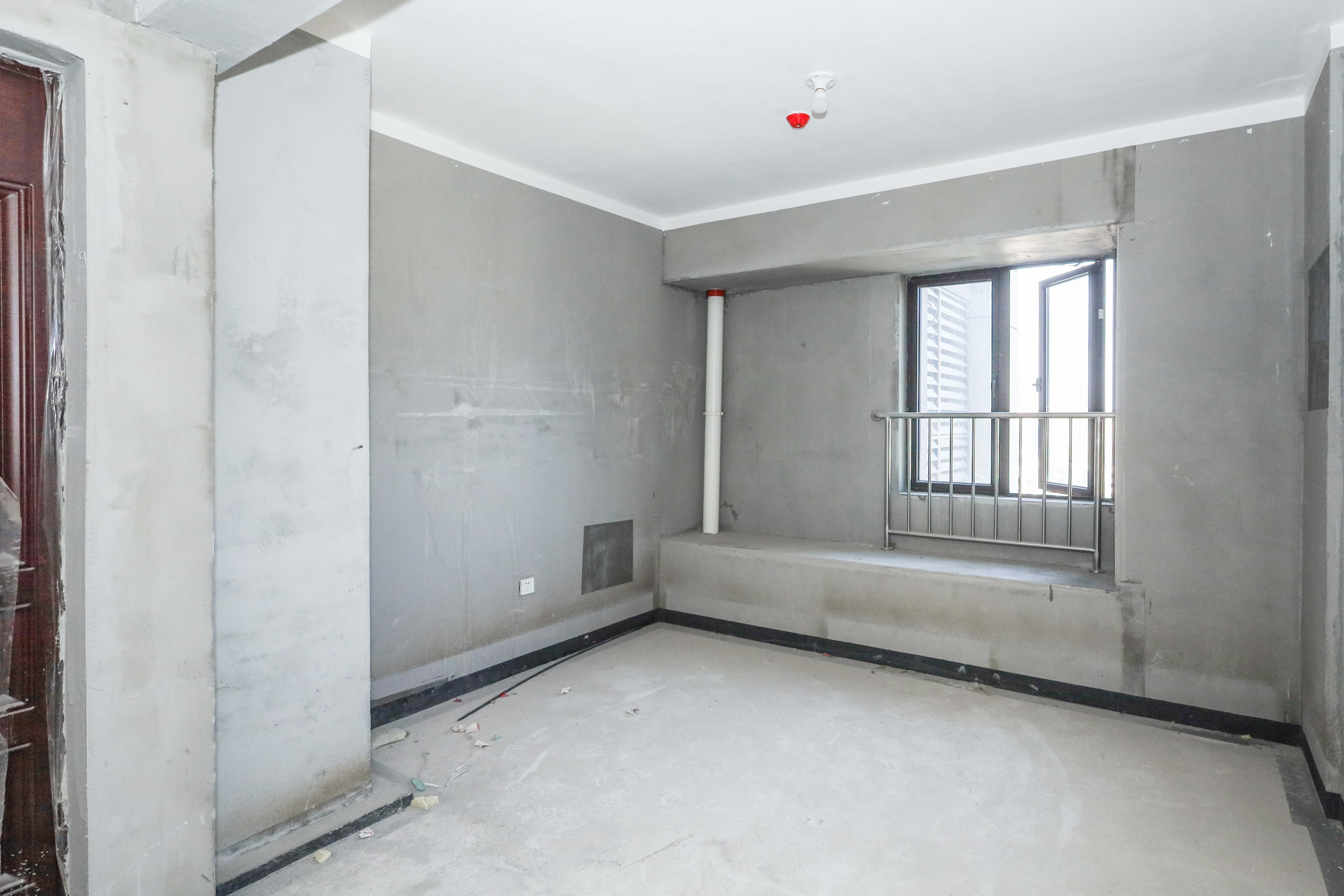 建发央著  4室2厅2卫   280.00万卧室