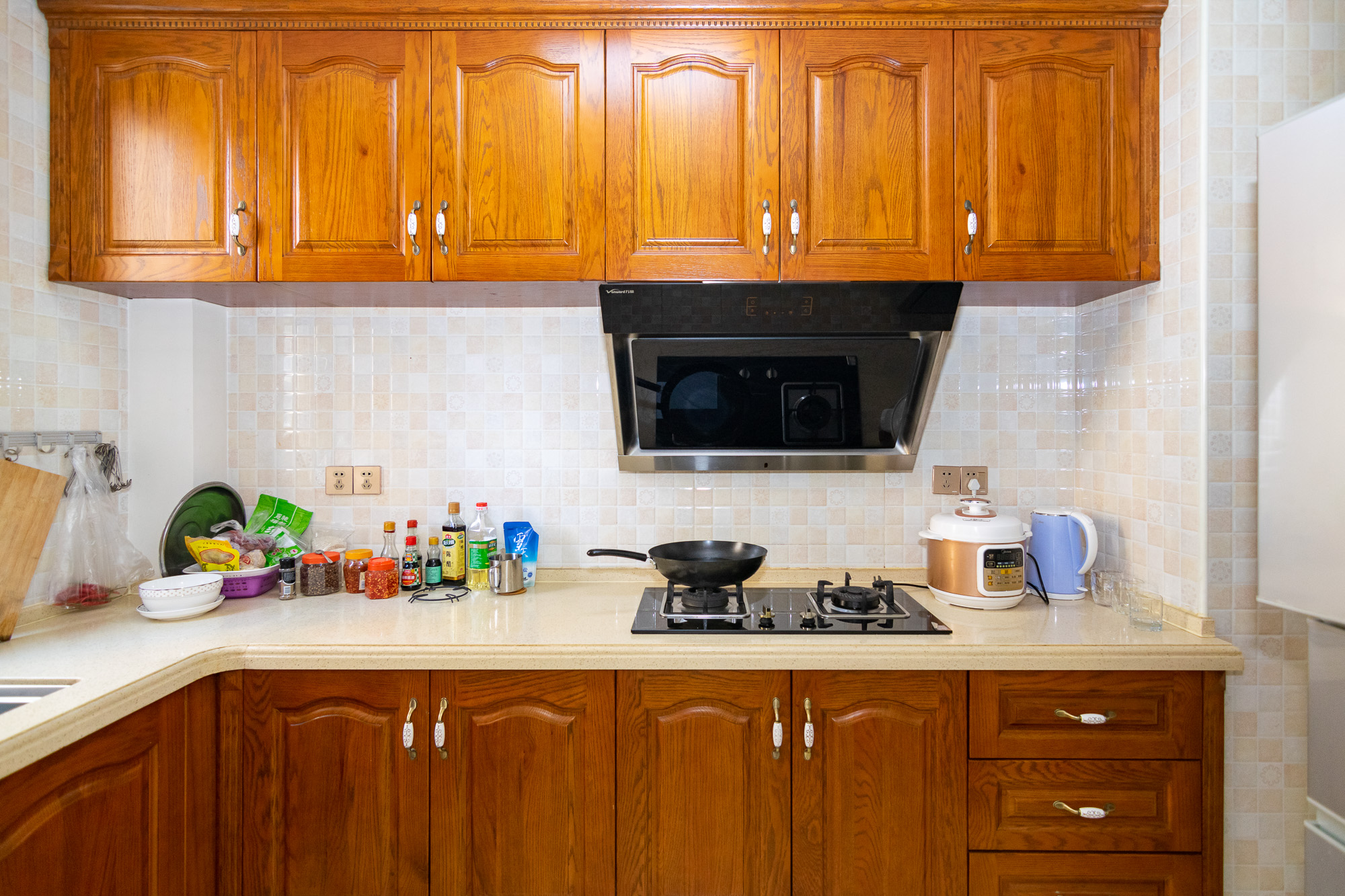 金地三千府(金地湖山樾、金地自在城) 3室2厅2卫 92.0万 金地三千府(金地湖山樾、金地自在城) 3室2厅2卫 92.0万厨房