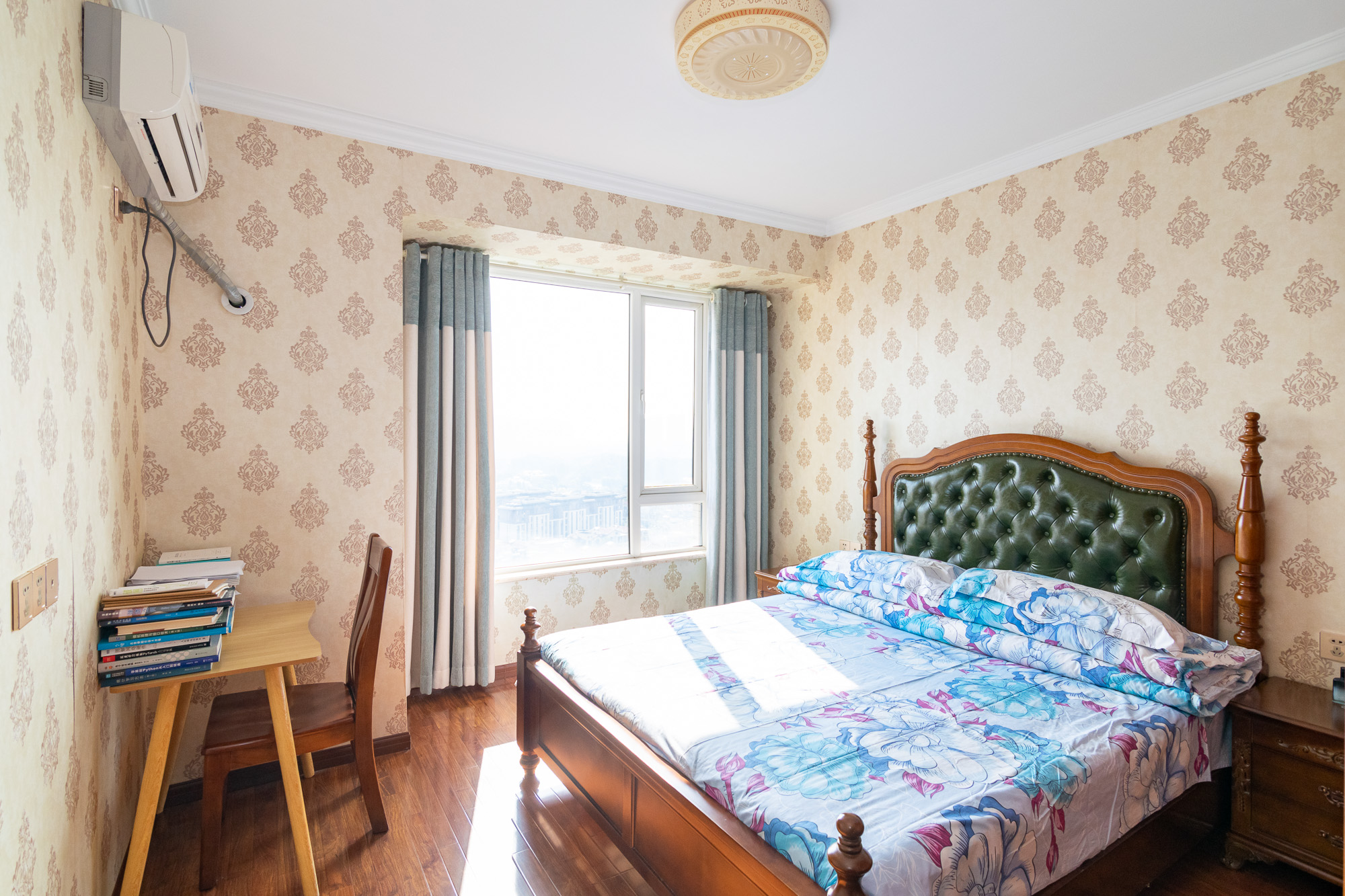 金地三千府(金地湖山樾、金地自在城) 3室2厅2卫 92.0万 金地三千府(金地湖山樾、金地自在城) 3室2厅2卫 92.0万卧室