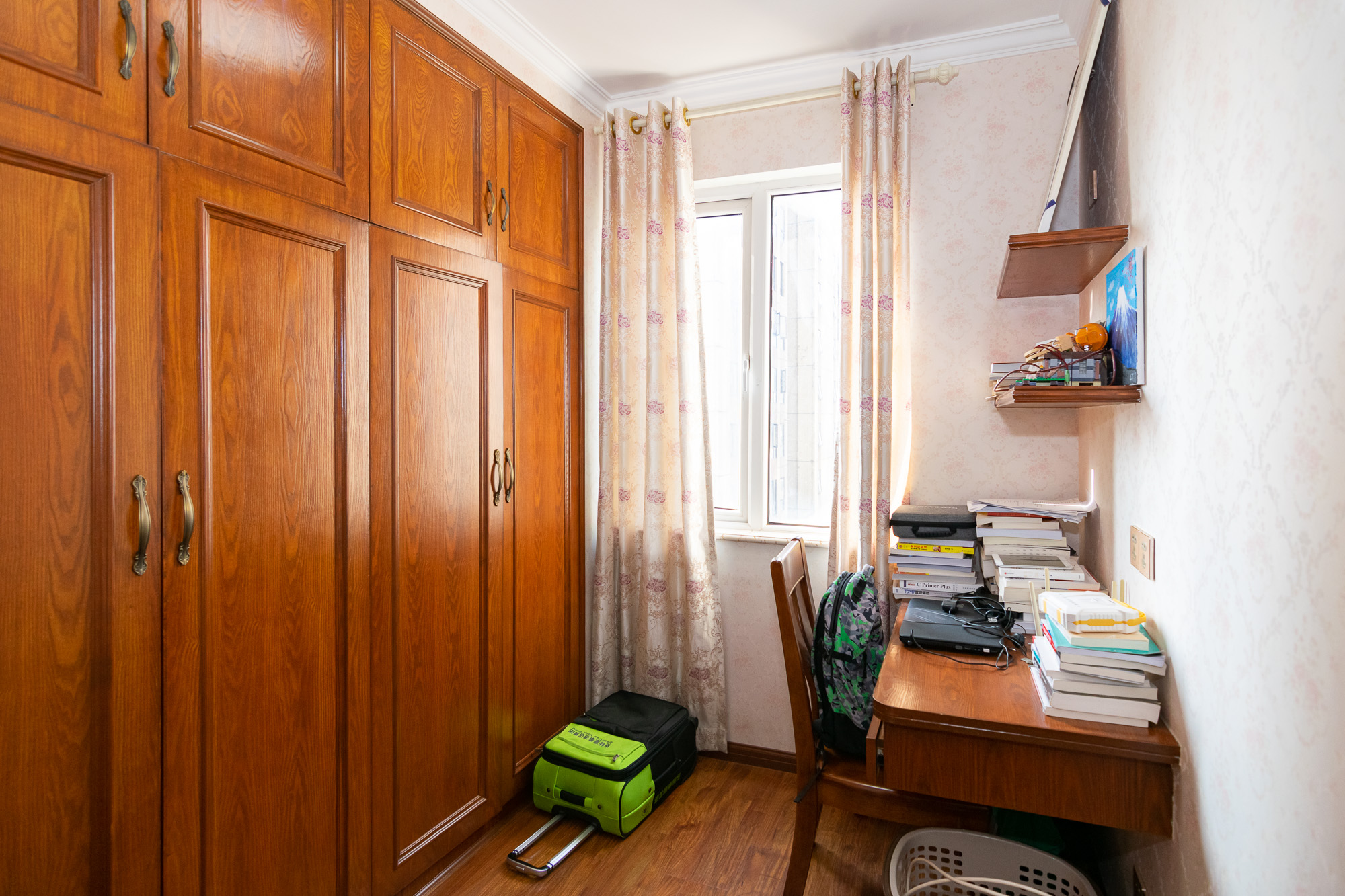 金地三千府(金地湖山樾、金地自在城) 3室2厅2卫 92.0万 金地三千府(金地湖山樾、金地自在城) 3室2厅2卫 92.0万卧室