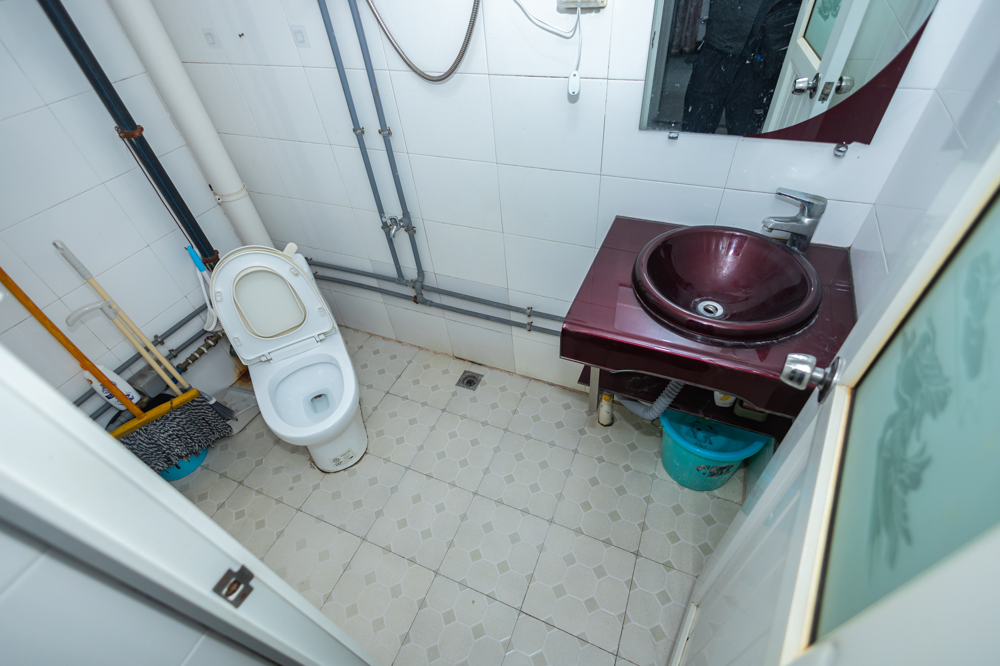 彩都公寓 1室1厅1卫 21.5万 彩都公寓 1室1厅1卫 21.5万卫生间