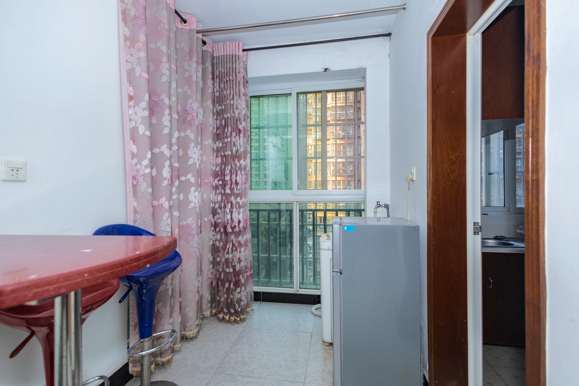 彩都公寓 1室1厅1卫 21.5万 彩都公寓 1室1厅1卫 21.5万阳台