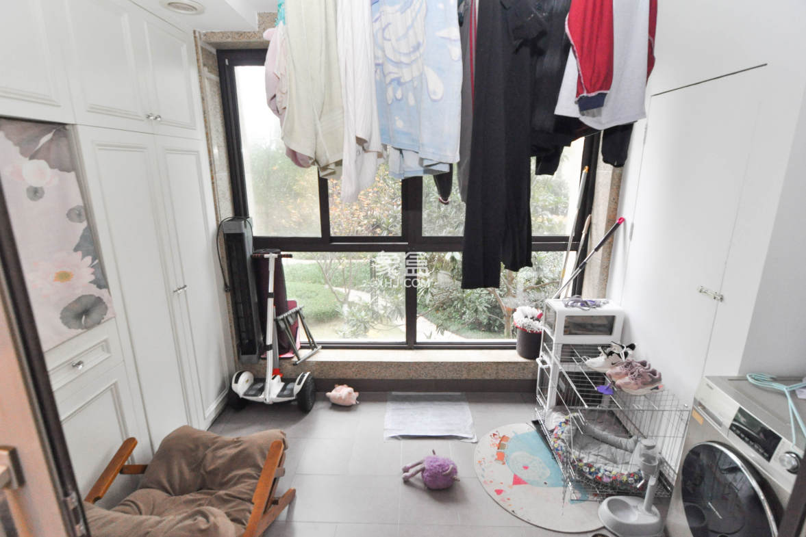 梅溪湖金茂府(金茂广场)(金茂览秀城)  3室2厅2卫    195.0万 梅溪湖金茂府(金茂广场)(金茂览秀城)  3室2厅2卫    195.0万其他