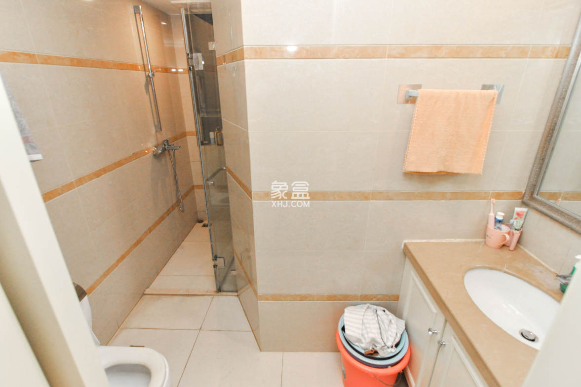 梅溪湖金茂府(金茂广场)(金茂览秀城)  3室2厅2卫    195.0万 梅溪湖金茂府(金茂广场)(金茂览秀城)  3室2厅2卫    195.0万卫生间