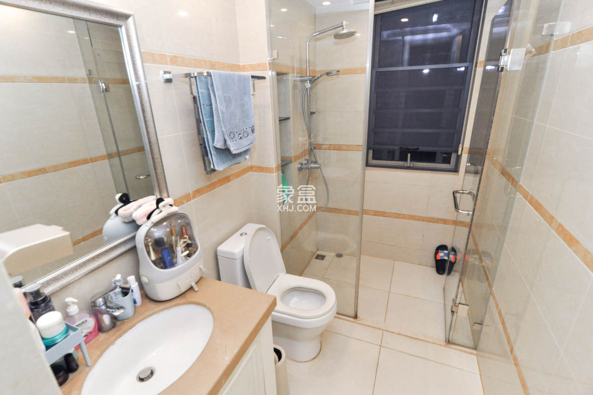 梅溪湖金茂府(金茂广场)(金茂览秀城)  3室2厅2卫    195.0万 梅溪湖金茂府(金茂广场)(金茂览秀城)  3室2厅2卫    195.0万卫生间