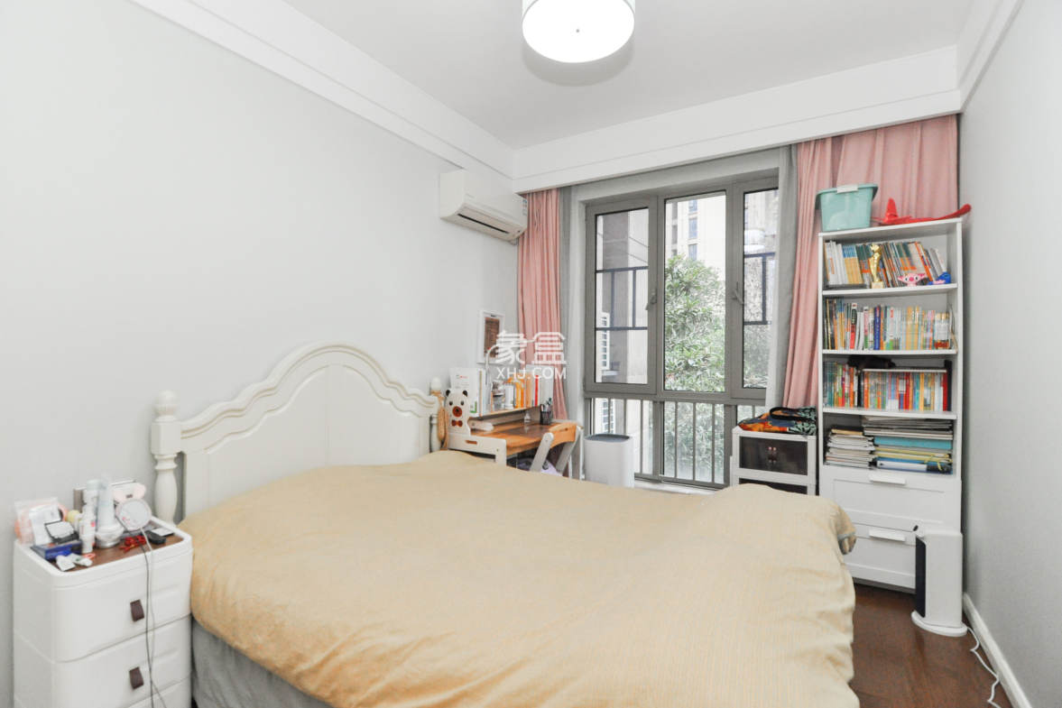 梅溪湖金茂府(金茂广场)(金茂览秀城)  3室2厅2卫    195.0万 梅溪湖金茂府(金茂广场)(金茂览秀城)  3室2厅2卫    195.0万卧室