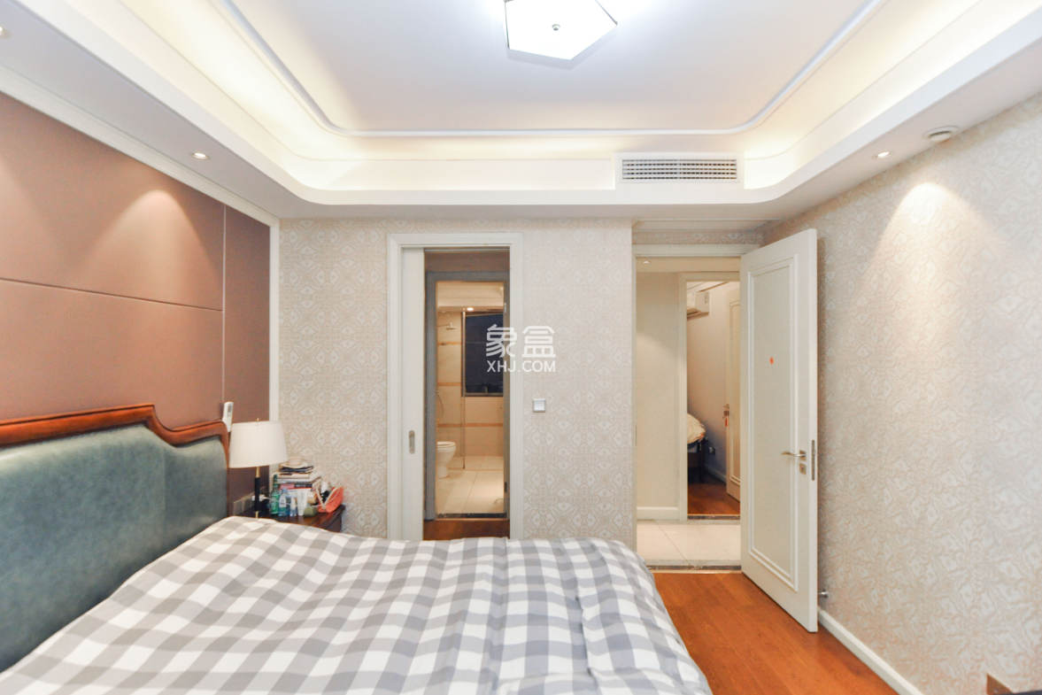 梅溪湖金茂府(金茂广场)(金茂览秀城)  3室2厅2卫    195.0万 梅溪湖金茂府(金茂广场)(金茂览秀城)  3室2厅2卫    195.0万卧室