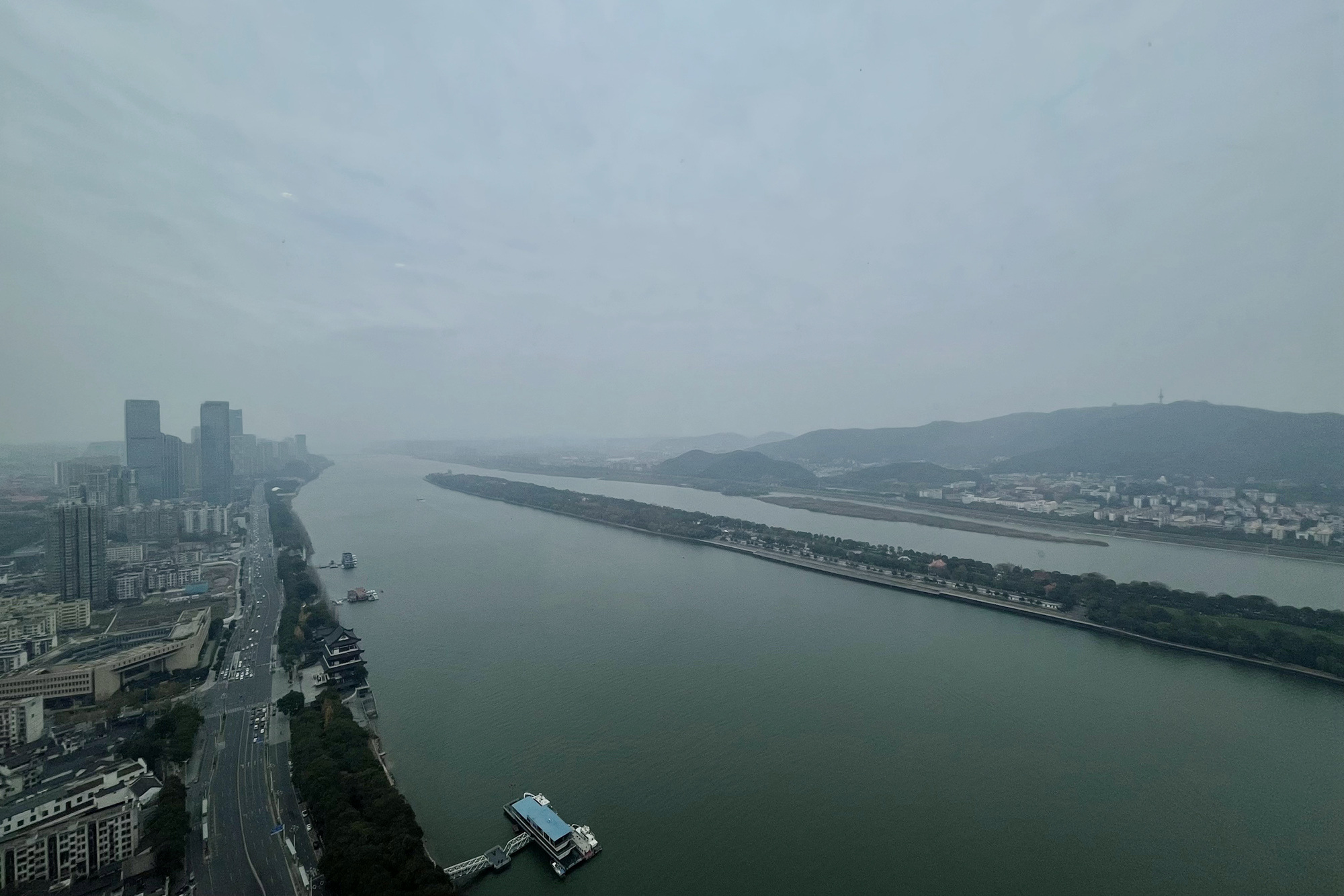 华远隆玺  5室2厅3卫   900.00万阳台