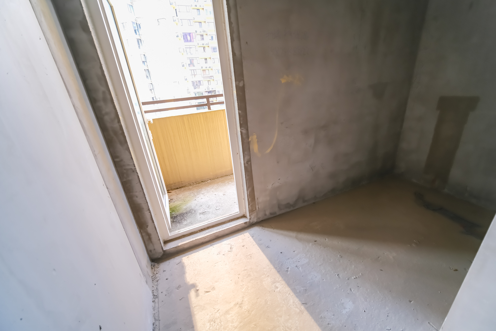 保利香槟国际 5室2厅2卫 102.0万 保利香槟国际 5室2厅2卫 102.0万卧室