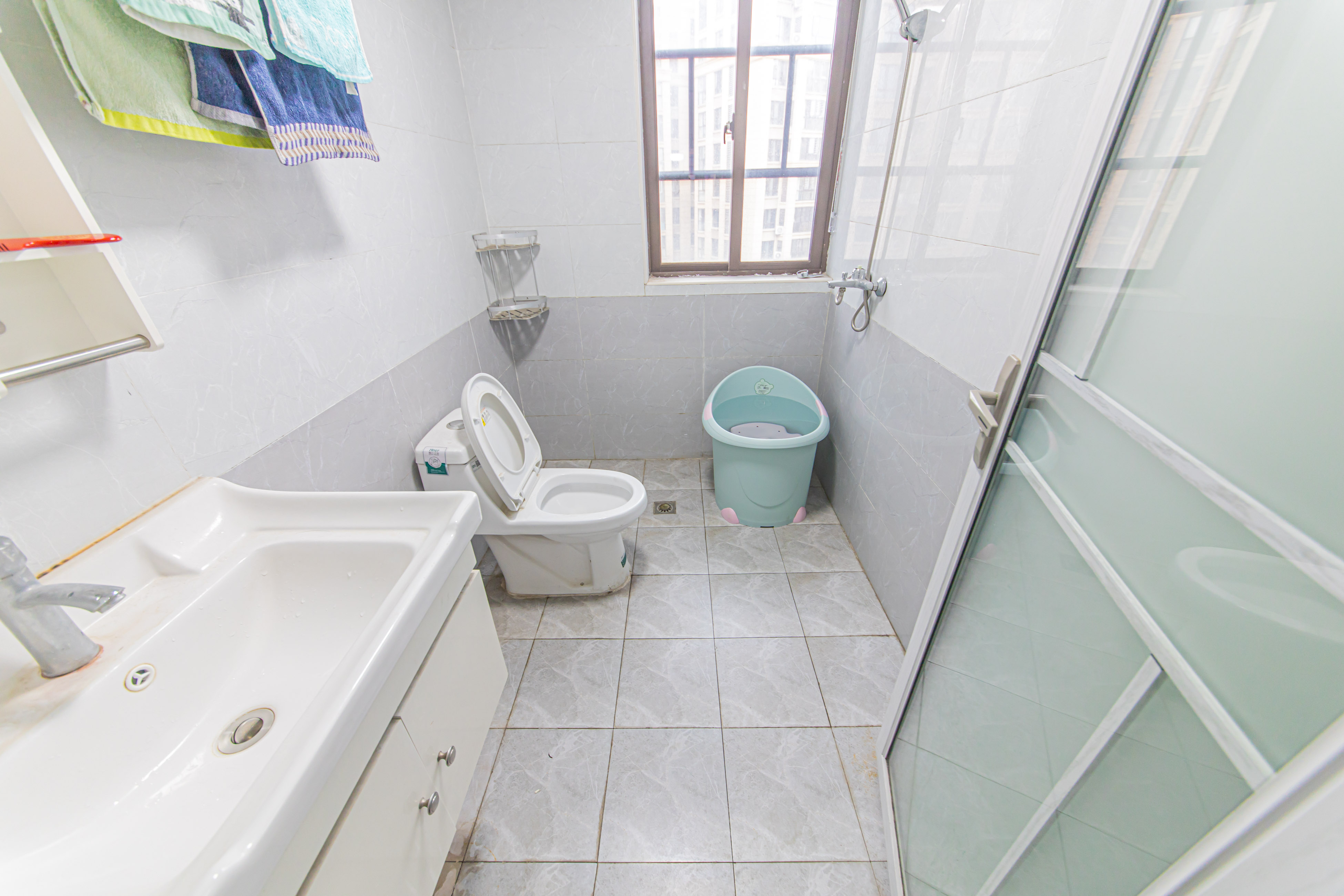 鑫远悦城（鑫远悦时代）  3室2厅2卫    145.0万卫生间