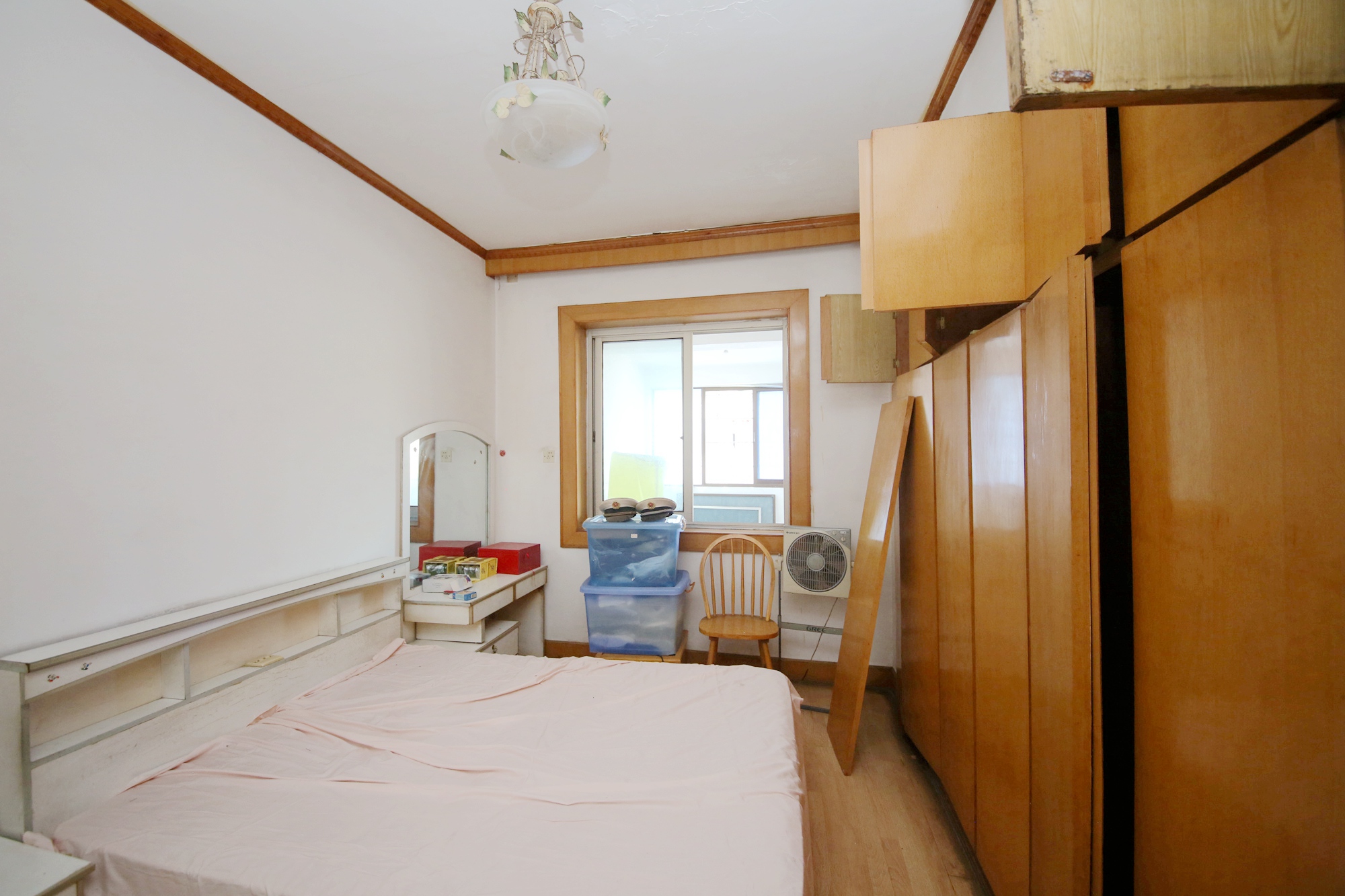 物资厅宿舍（五一大道）  3室1厅1卫   58.00万卧室