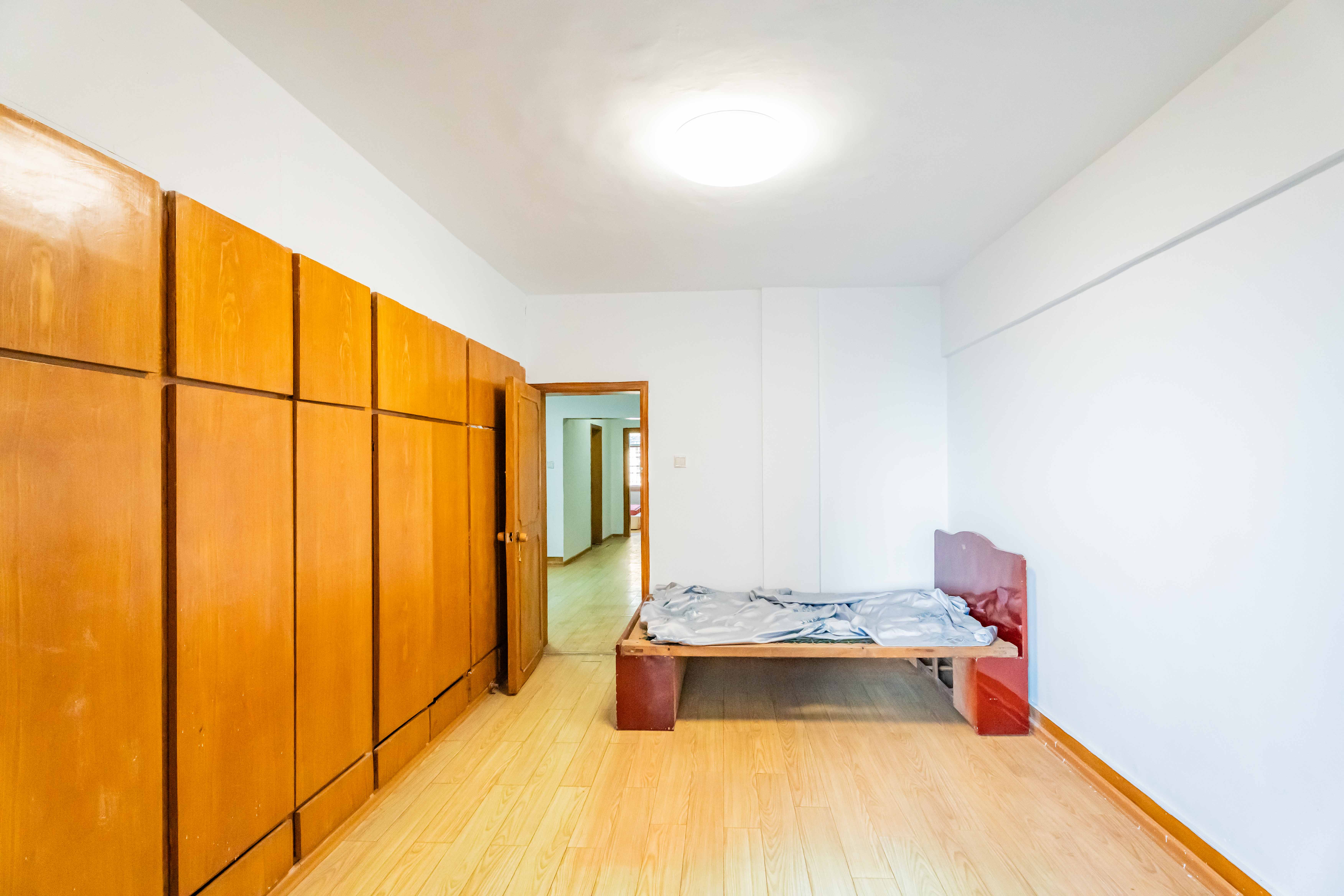 通泰街商居楼 3室1厅1卫 60.8万 通泰街商居楼 3室1厅1卫 60.8万卧室