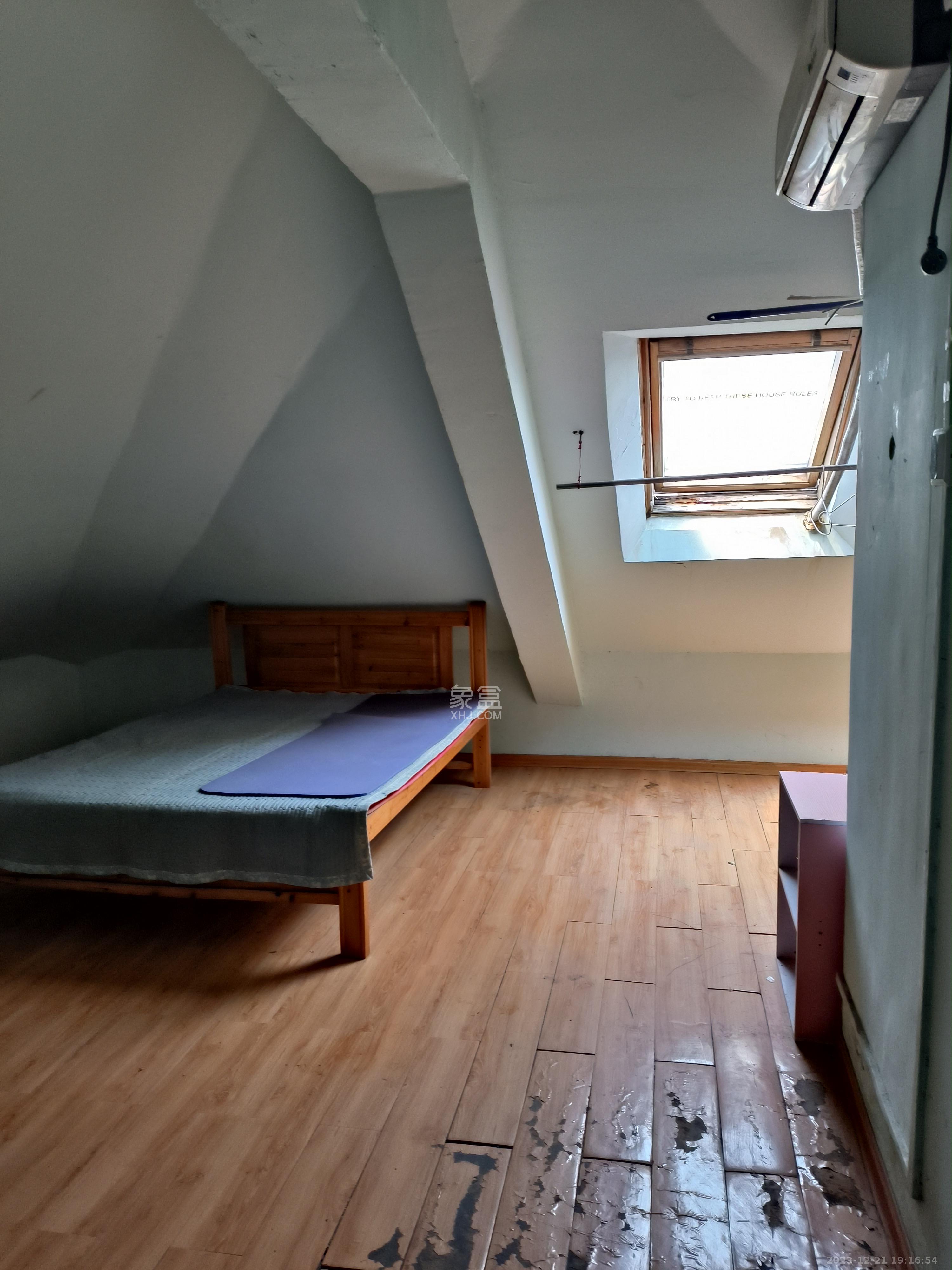 星城世家 1室1厅1卫 900.0元/月 星城世家 1室1厅1卫 900.0元/月室内图