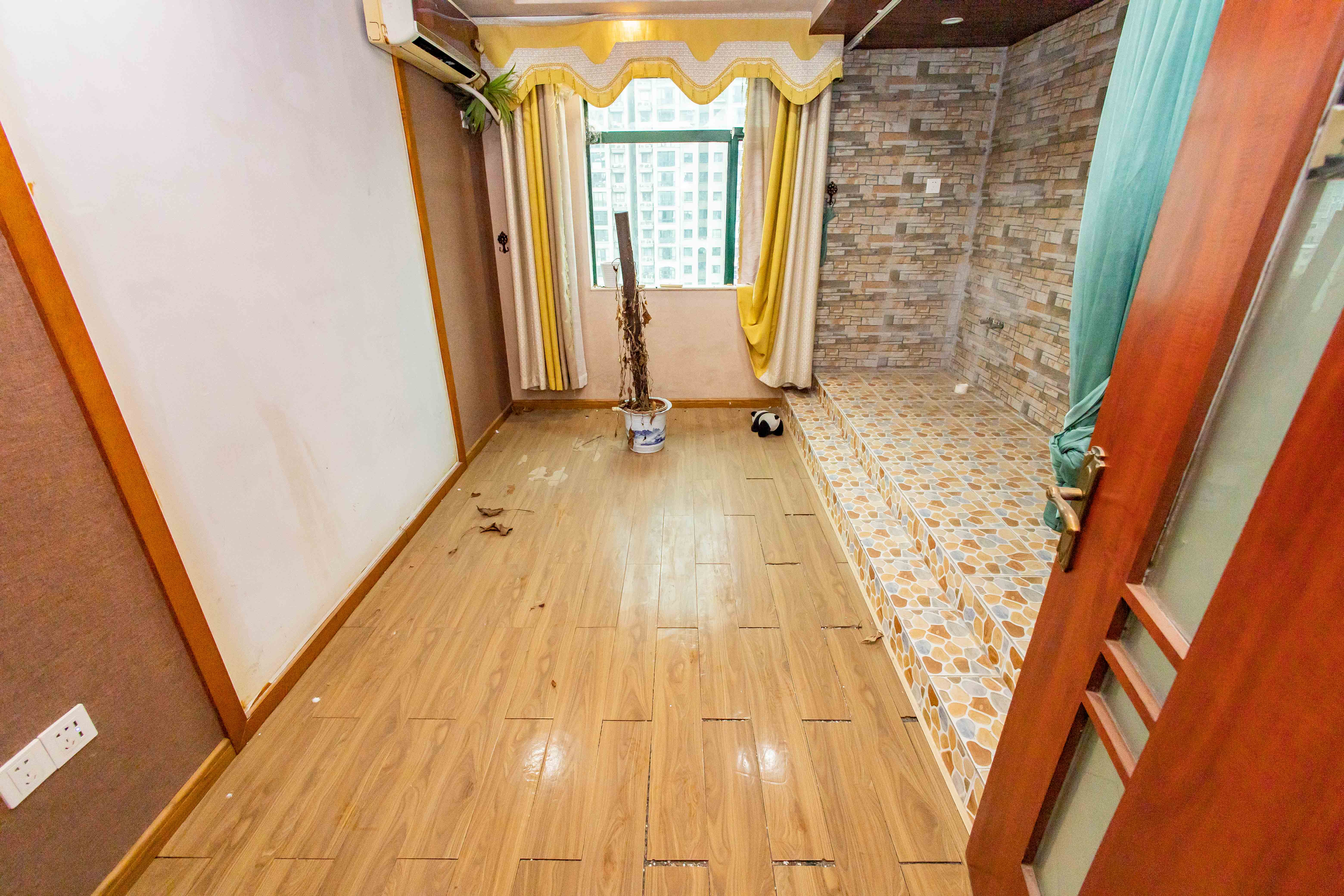 咸嘉新村嘉和苑 4室2厅2卫 120.0万 咸嘉新村嘉和苑 4室2厅2卫 120.0万卧室