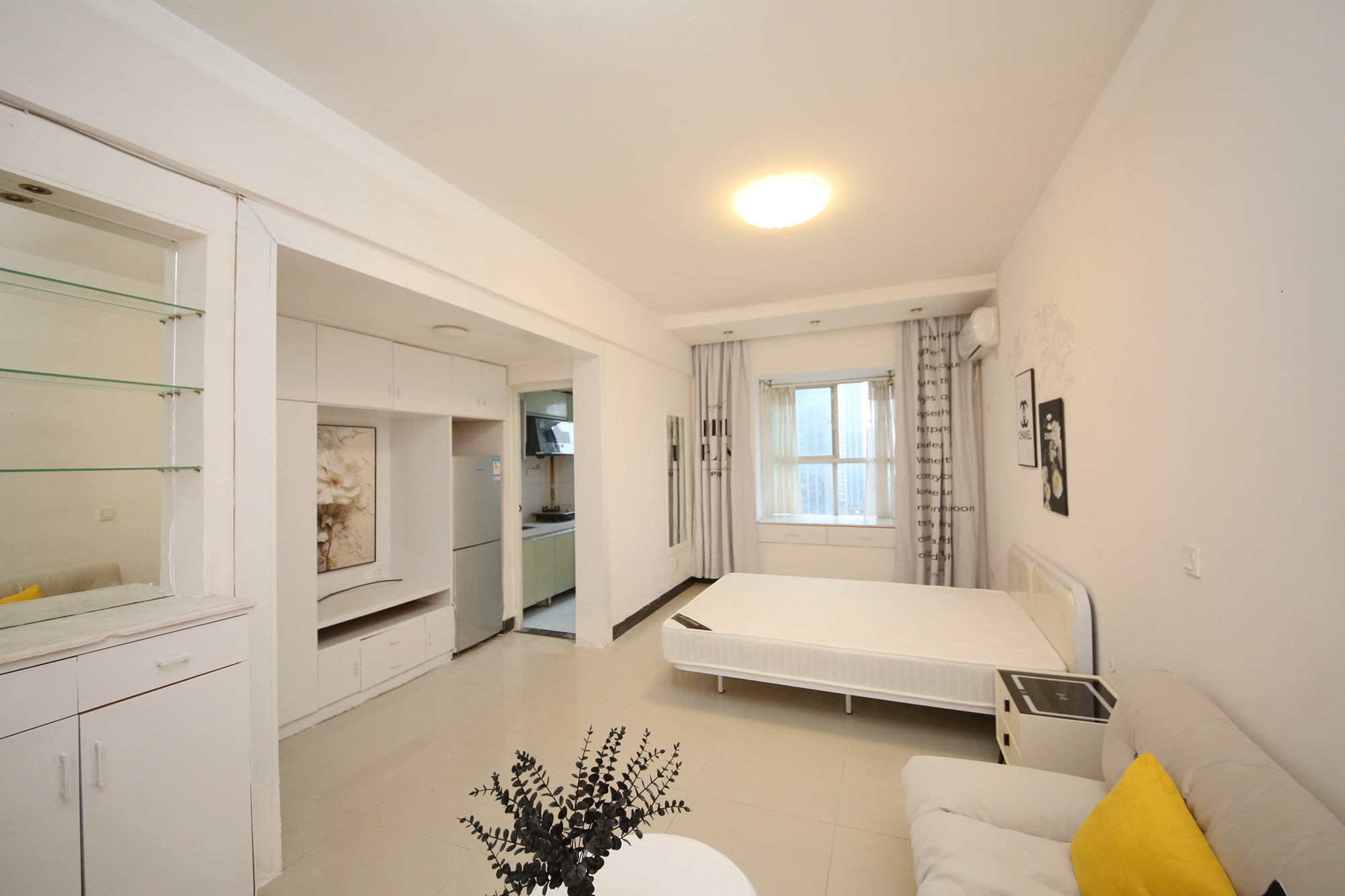 颐美会现代城  1室1厅1卫    48.88万客厅