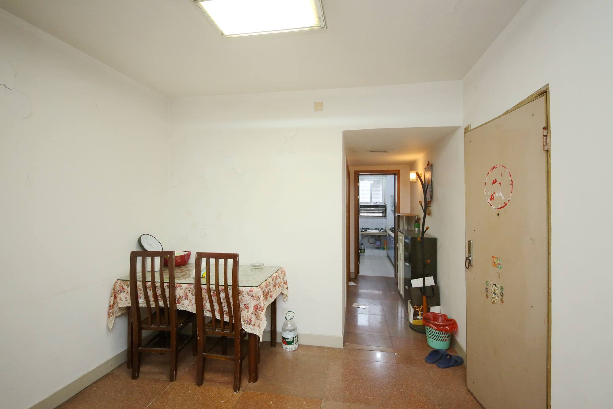 省建苑小区  3室2厅1卫   58.00万客厅