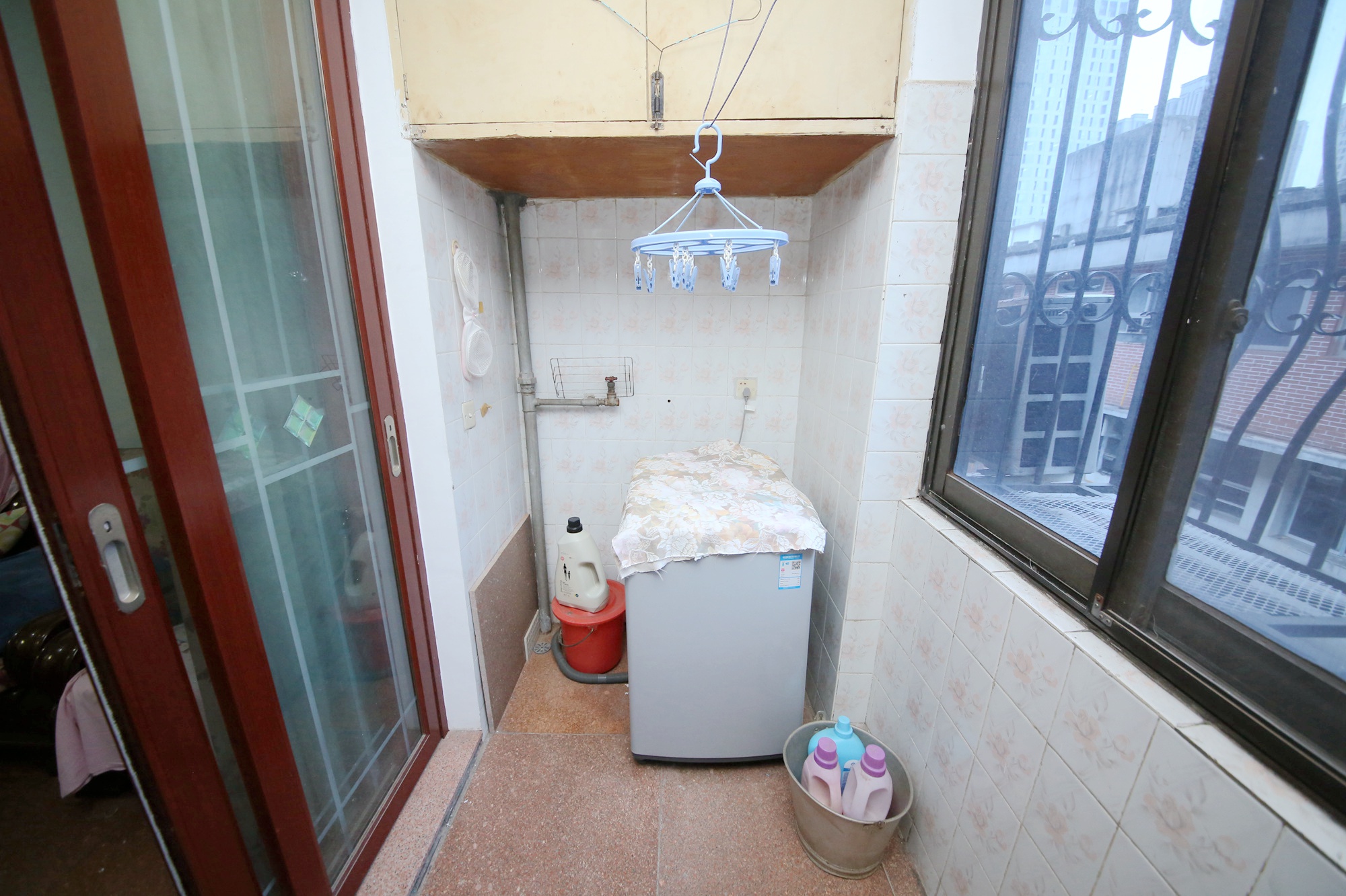 省建苑小区  3室2厅1卫   58.00万阳台