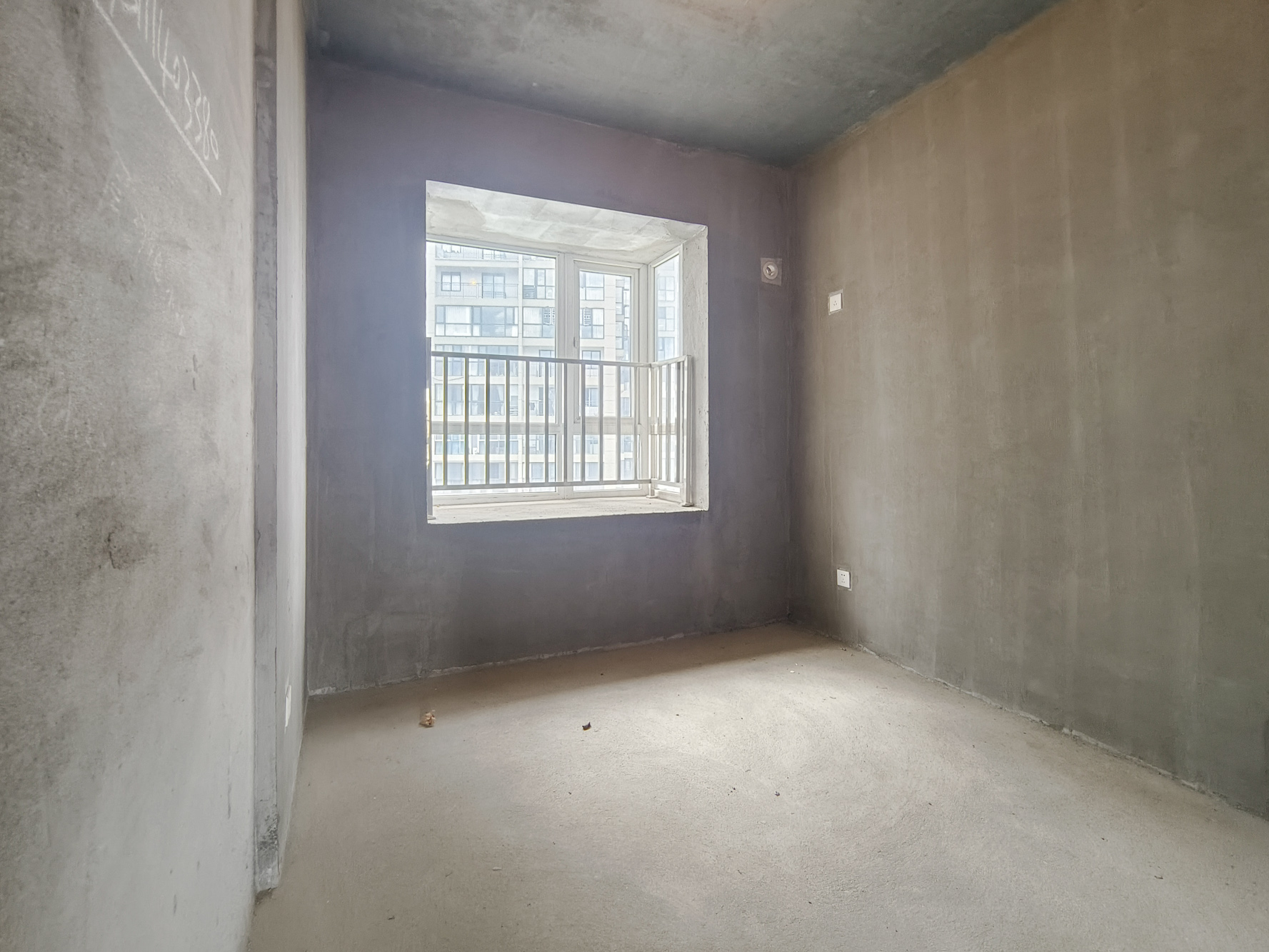 和悦城(蟠龙景苑) 4室2厅2卫 80.0万 和悦城(蟠龙景苑) 4室2厅2卫 80.0万卧室