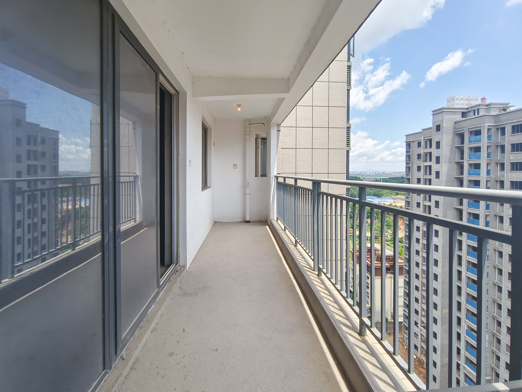 和悦城(蟠龙景苑) 4室2厅2卫 80.0万 和悦城(蟠龙景苑) 4室2厅2卫 80.0万阳台