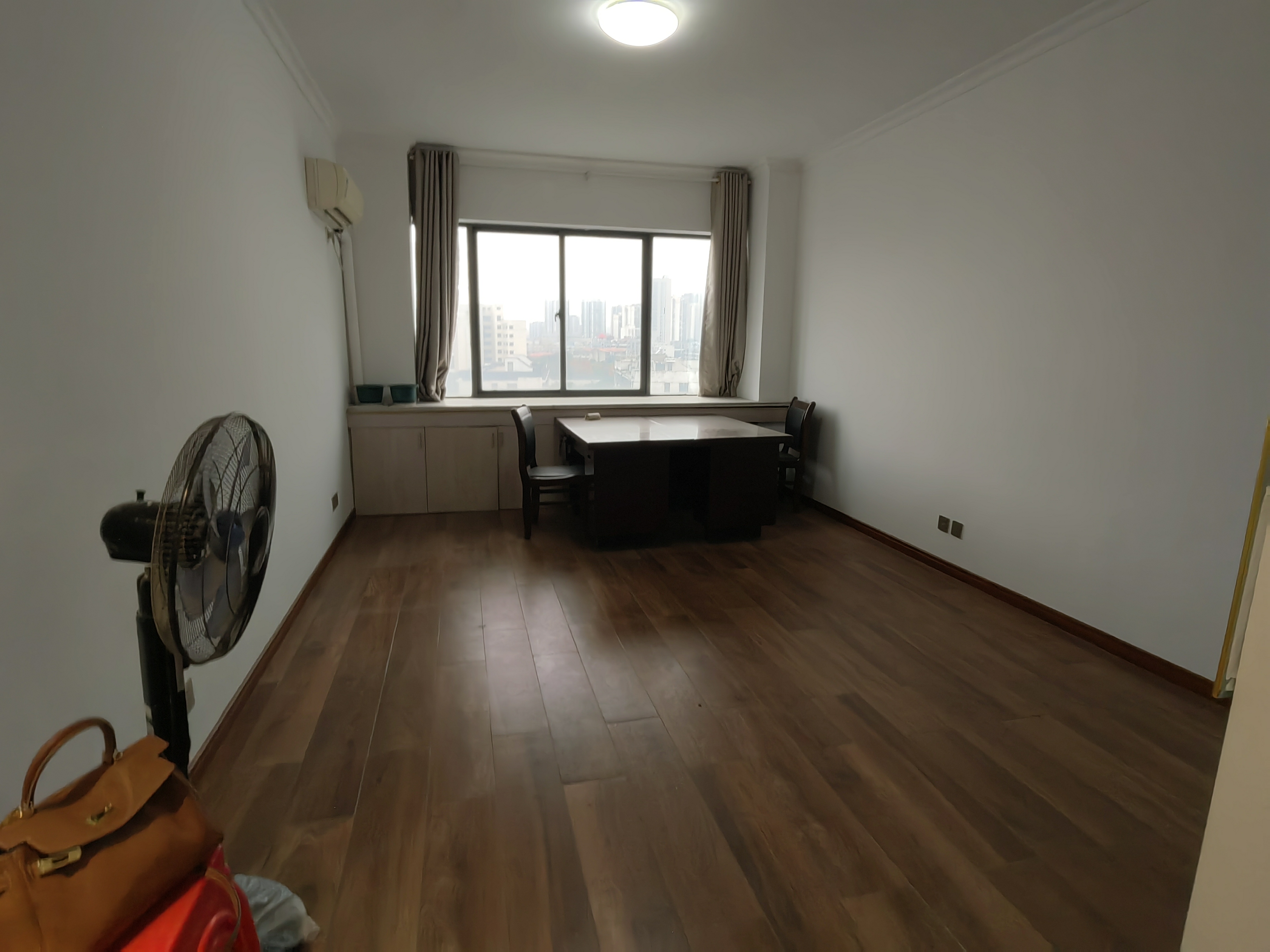 三湘大厦 1室1厅1卫 17.8万 三湘大厦 1室1厅1卫 17.8万室内图