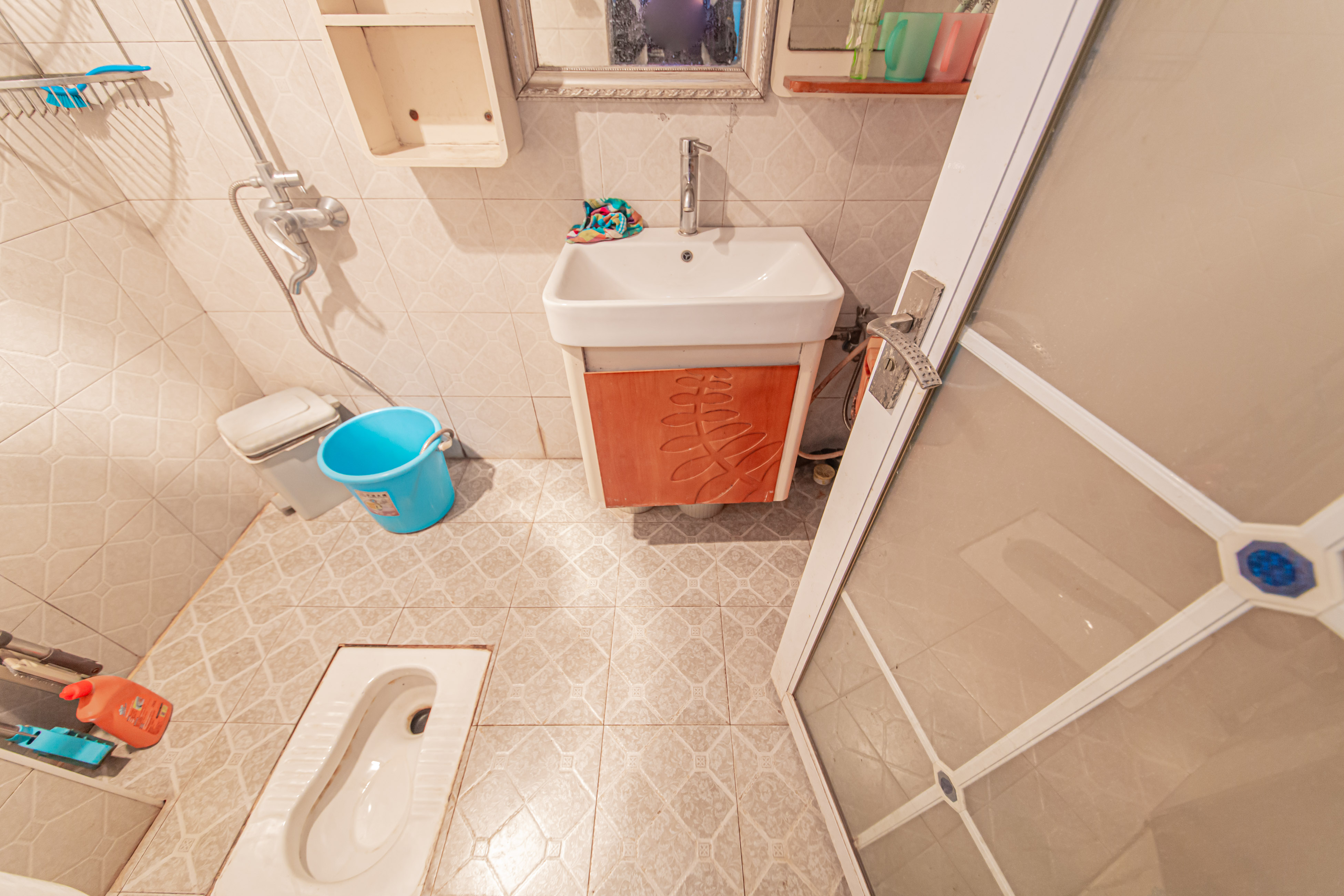 童话里  1室1厅1卫    38.0万 童话里  1室1厅1卫    38.0万卫生间