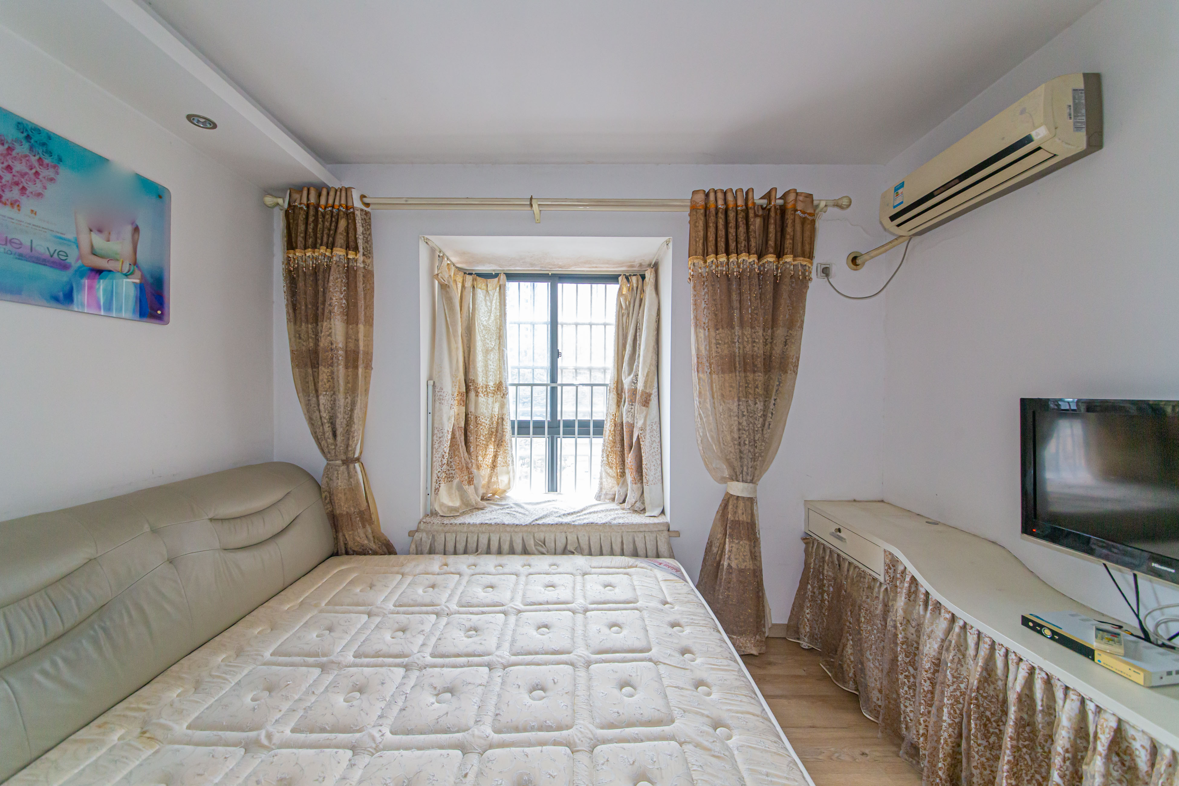 童话里  1室1厅1卫    38.0万 童话里  1室1厅1卫    38.0万卧室