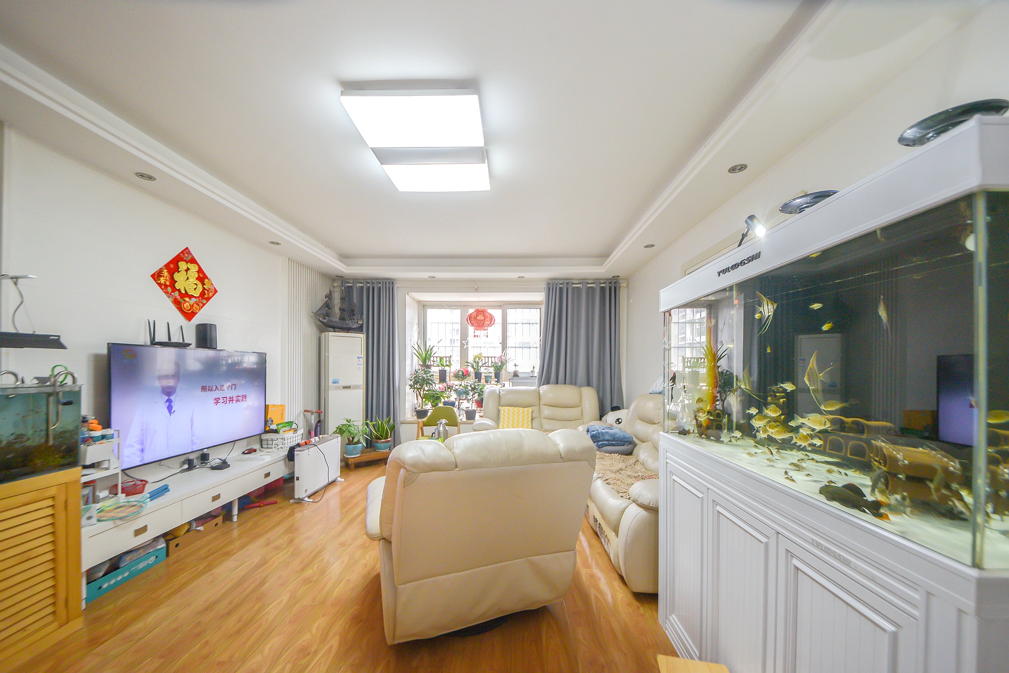 丽星景园  3室2厅1卫    115.0万客厅