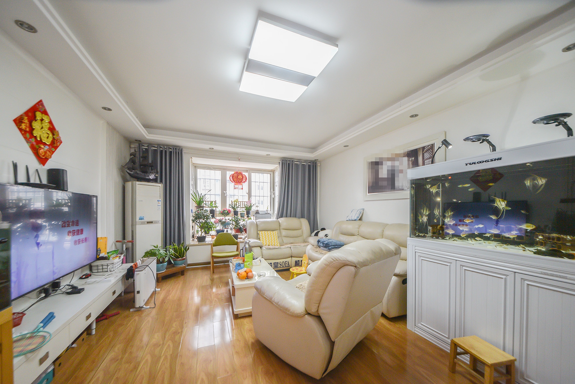 丽星景园  3室2厅1卫    115.0万客厅