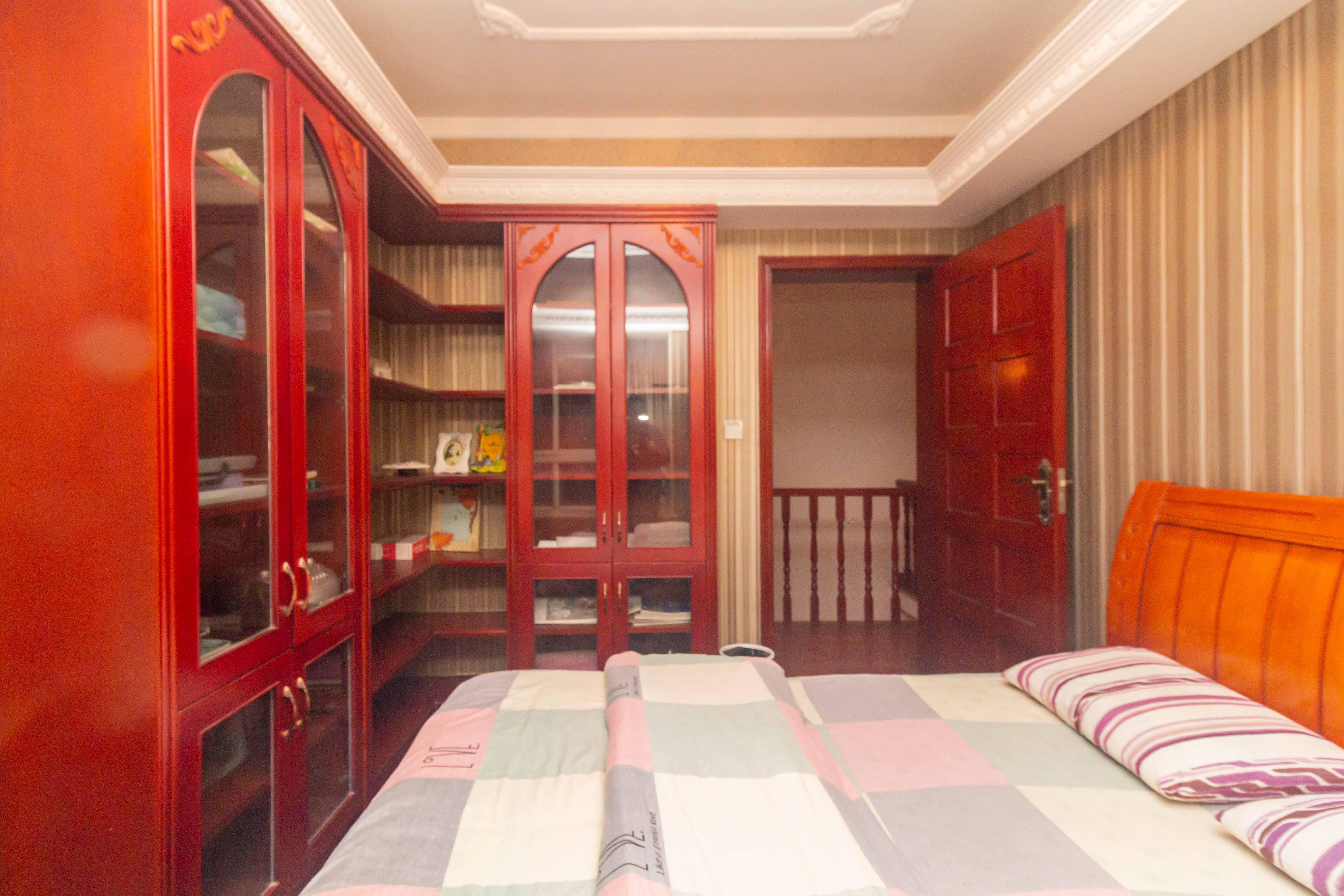 增辉凯旋帝景 5室3厅3卫 145.0万 增辉凯旋帝景 5室3厅3卫 145.0万卧室