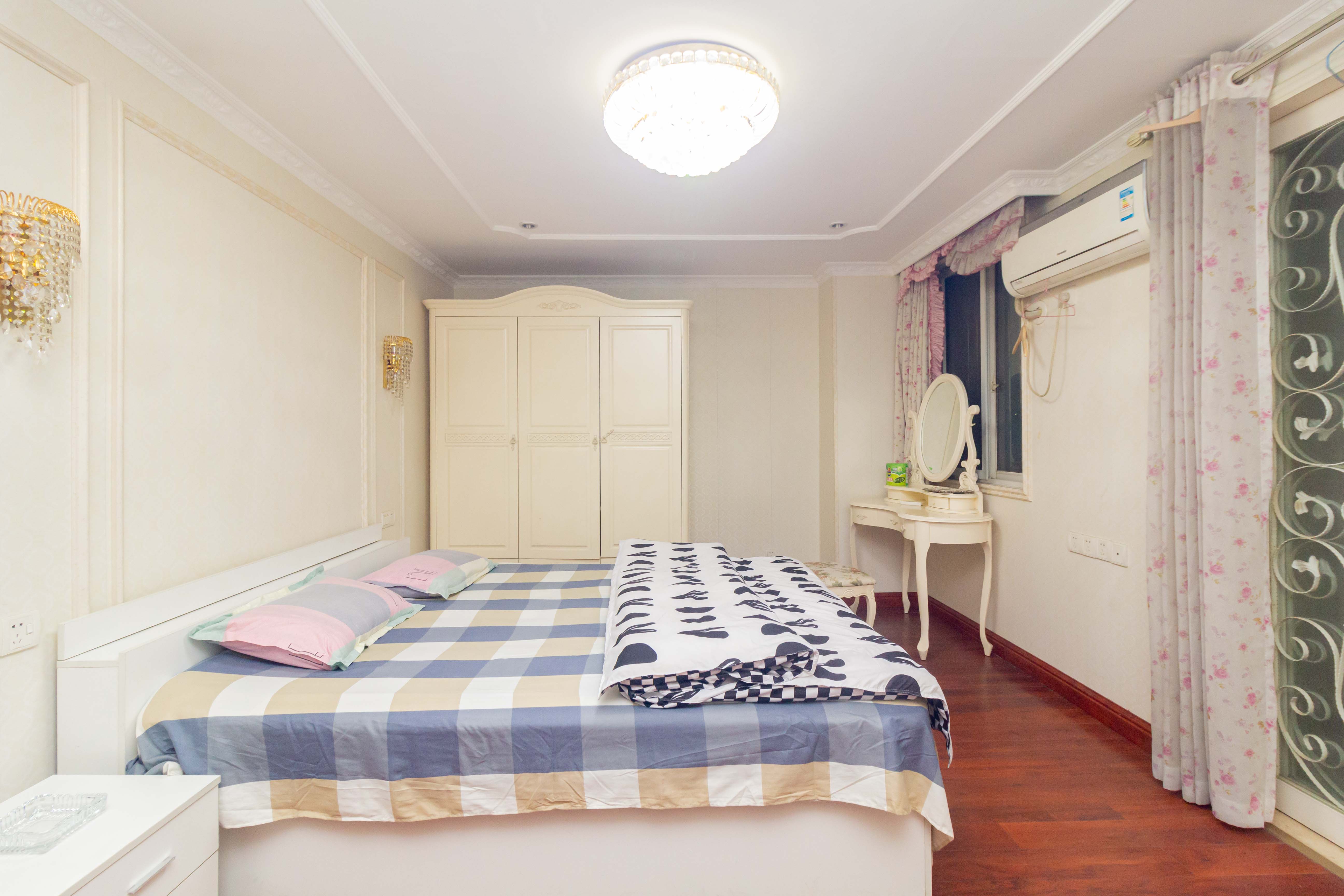 增辉凯旋帝景 5室3厅3卫 145.0万 增辉凯旋帝景 5室3厅3卫 145.0万卧室