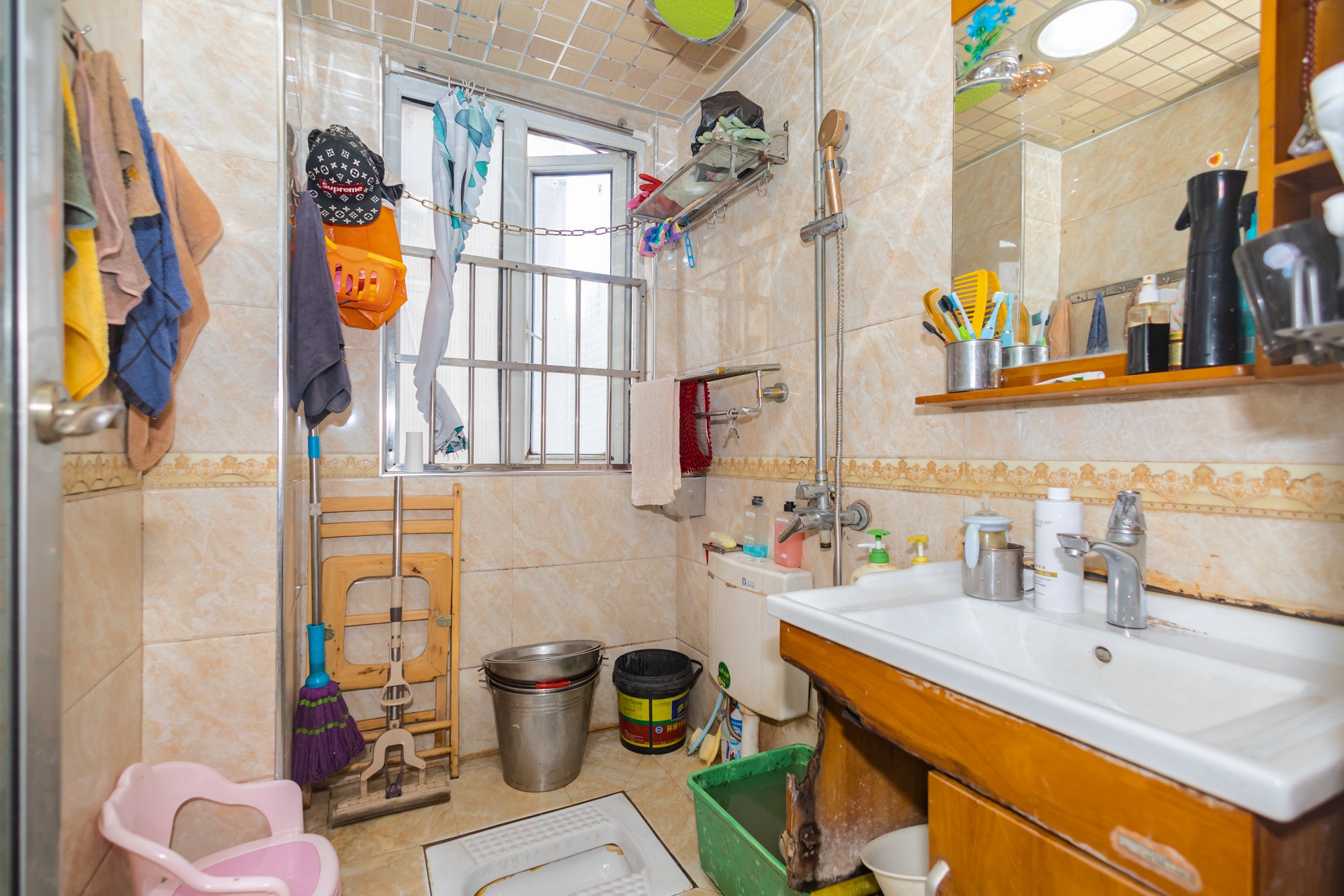 新长海广场  2室1厅1卫    45.9万 新长海广场  2室1厅1卫    45.9万卫生间