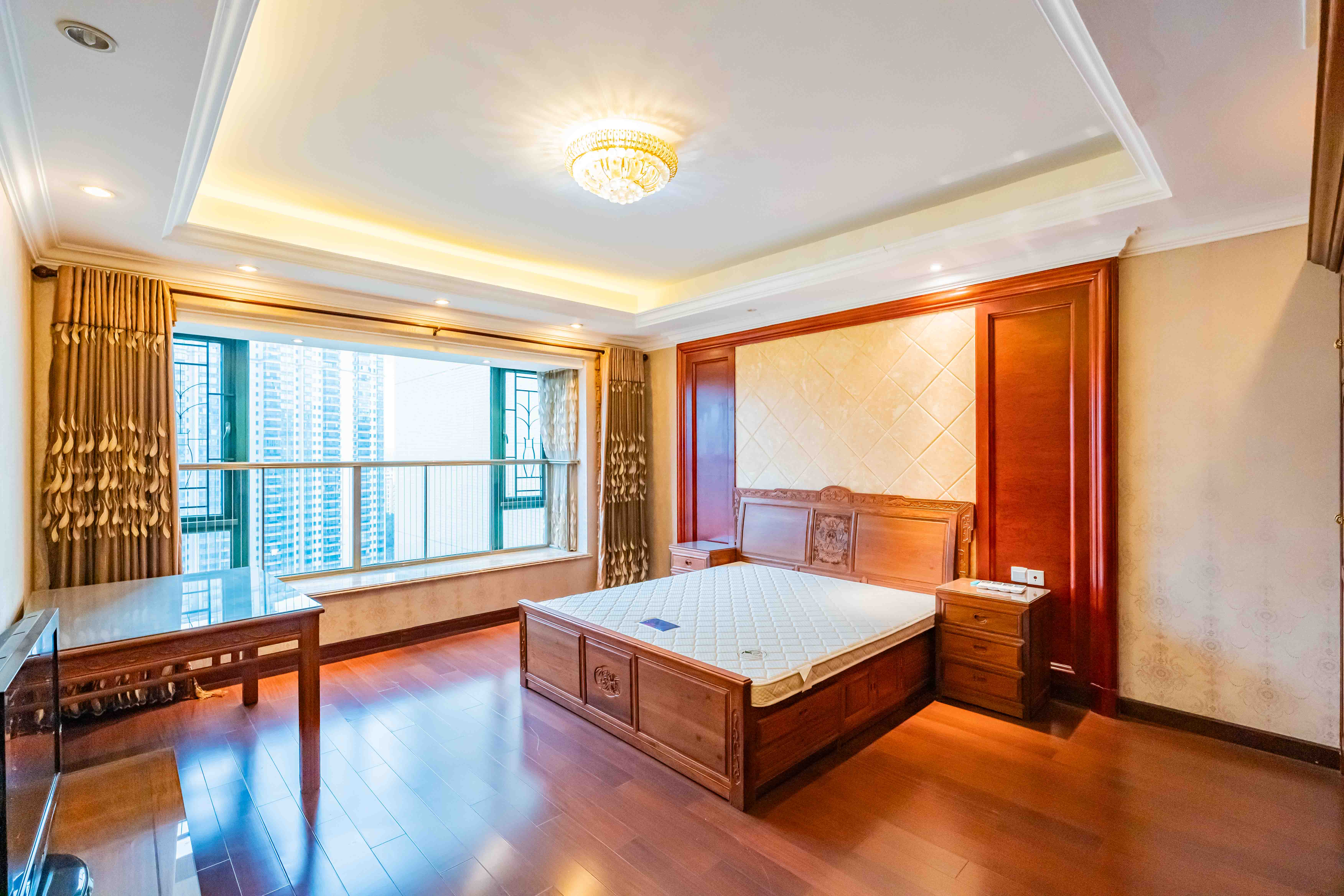 恒大雅苑  4室2厅1卫    223.0万卧室